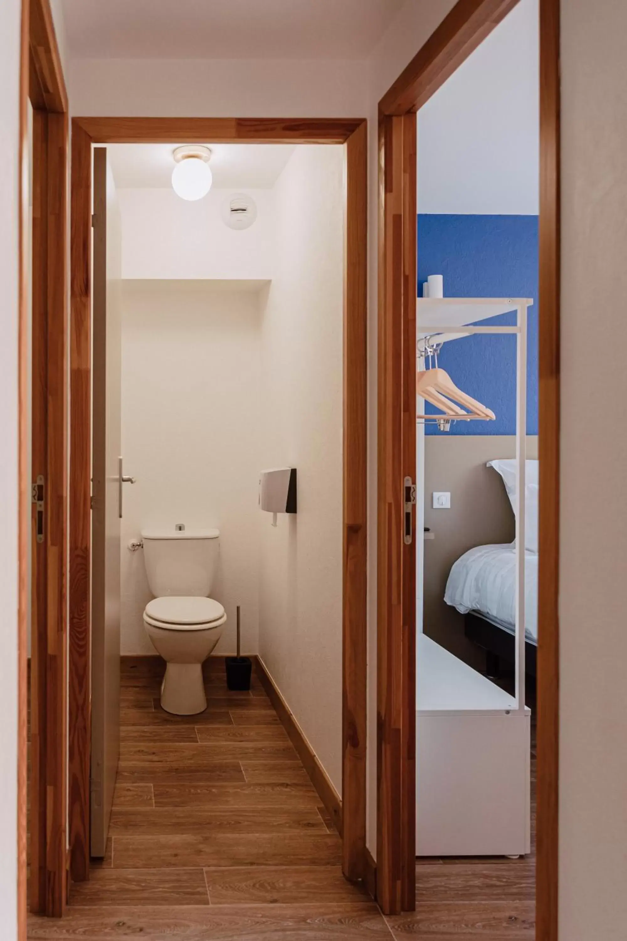 Toilet, Bathroom in Mage hôtels - Hôtel la grenette - Brasserie Bonté Divine