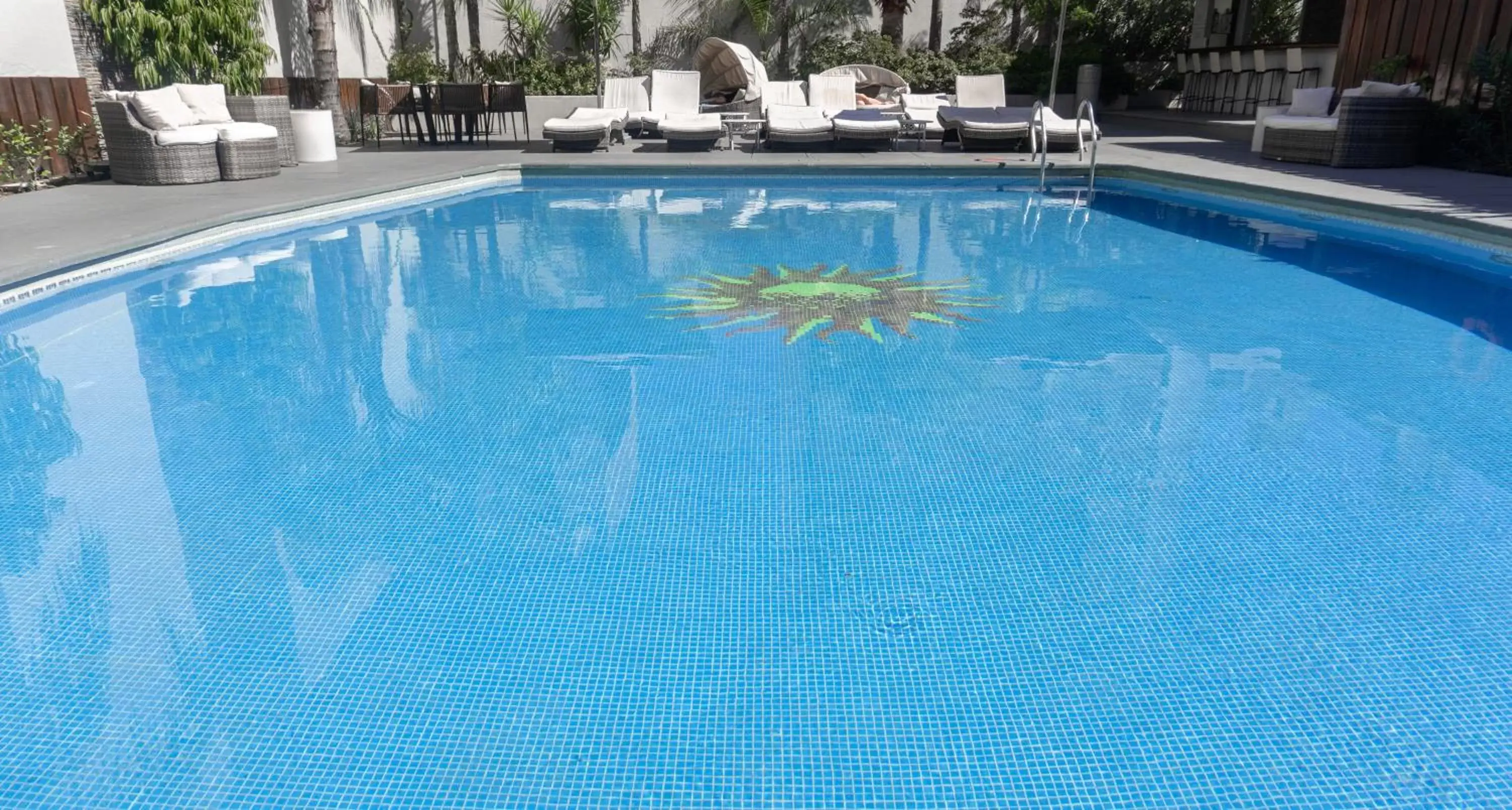 Swimming Pool in Holiday Inn Rosario, an IHG Hotel