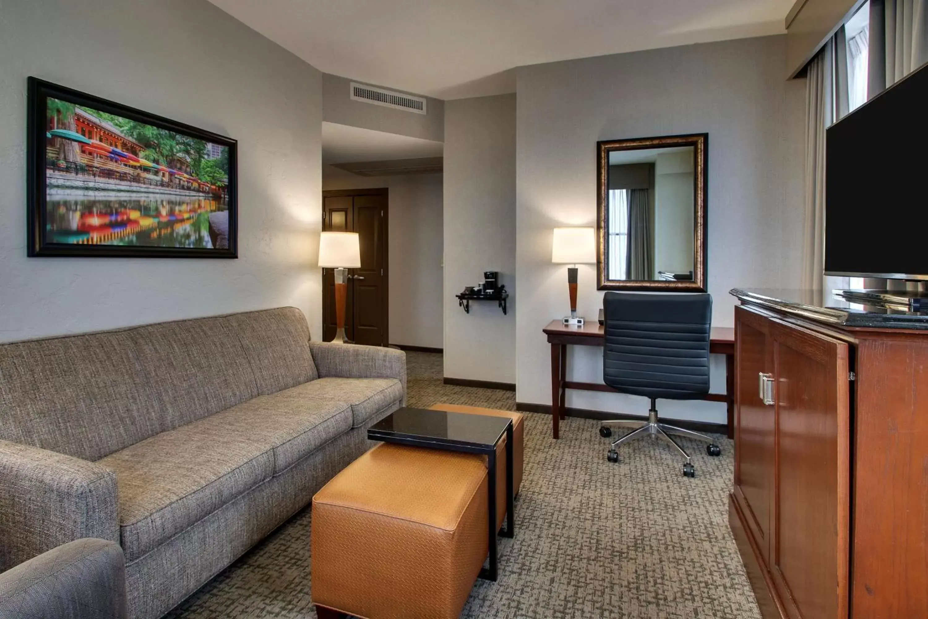 Bedroom, Seating Area in Drury Plaza Hotel San Antonio Riverwalk