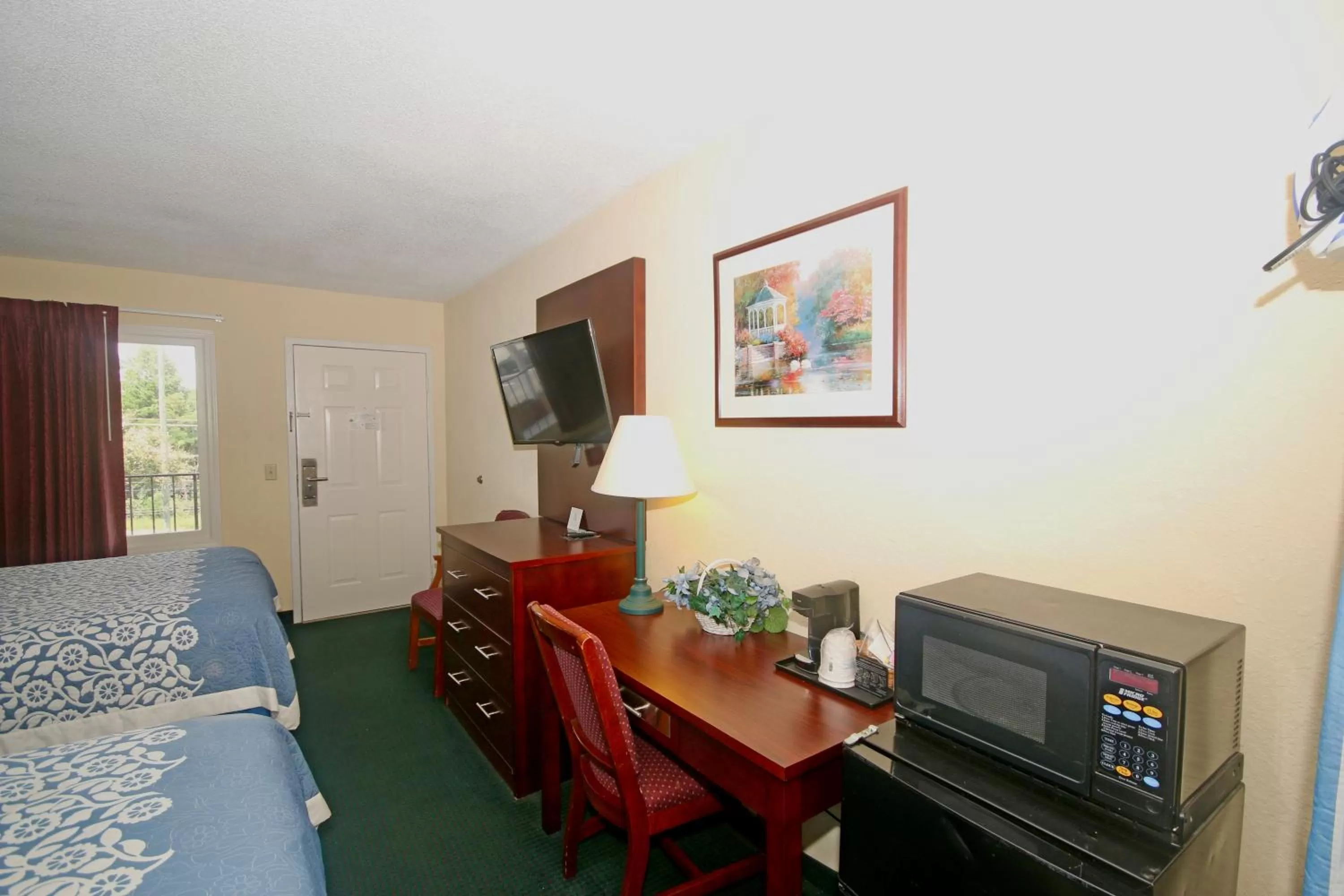 Coffee/tea facilities in Hamilton Inn Jonesville I-77