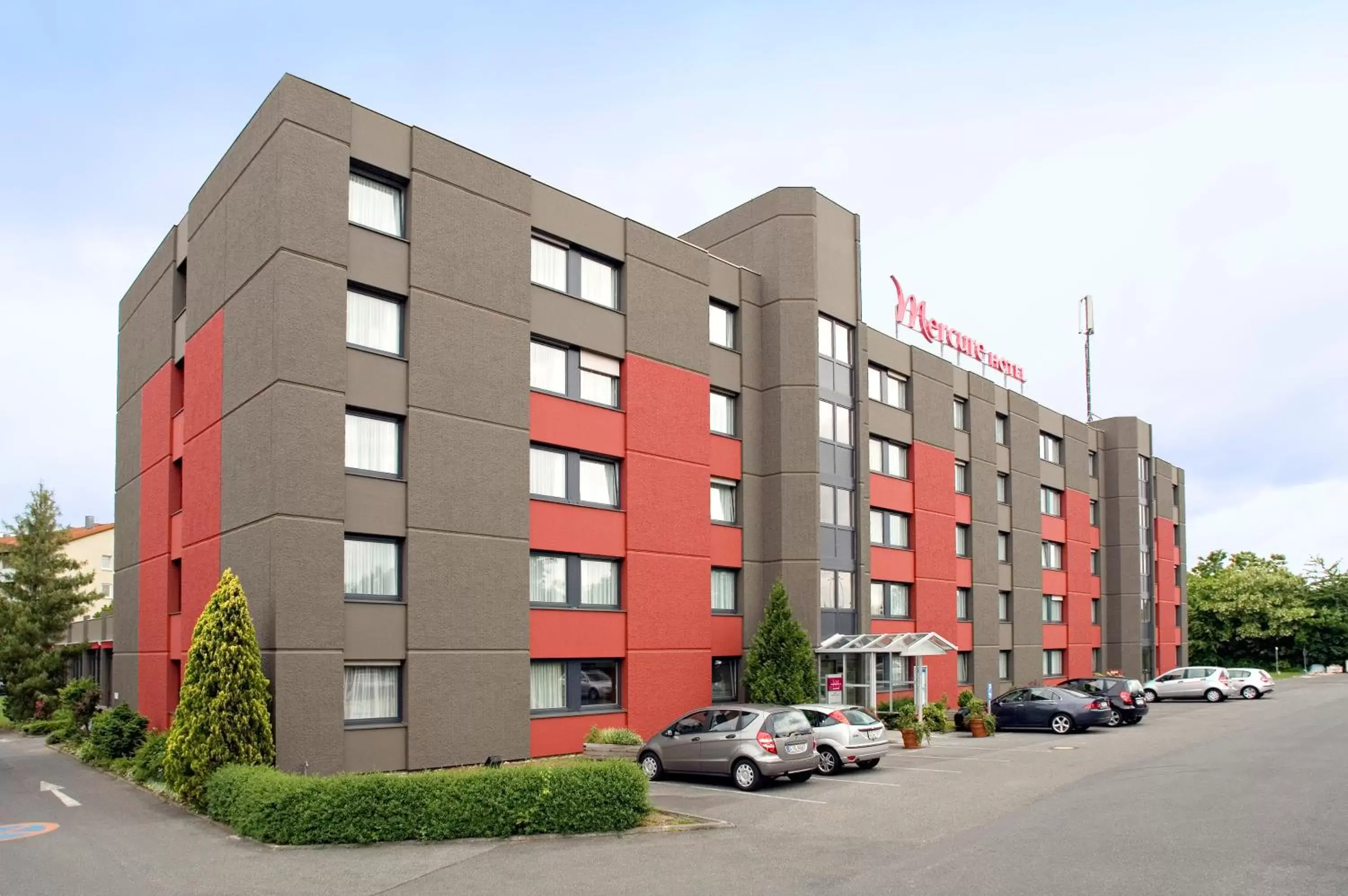 Facade/entrance, Property Building in Fürther Hotel Mercure Nürnberg West