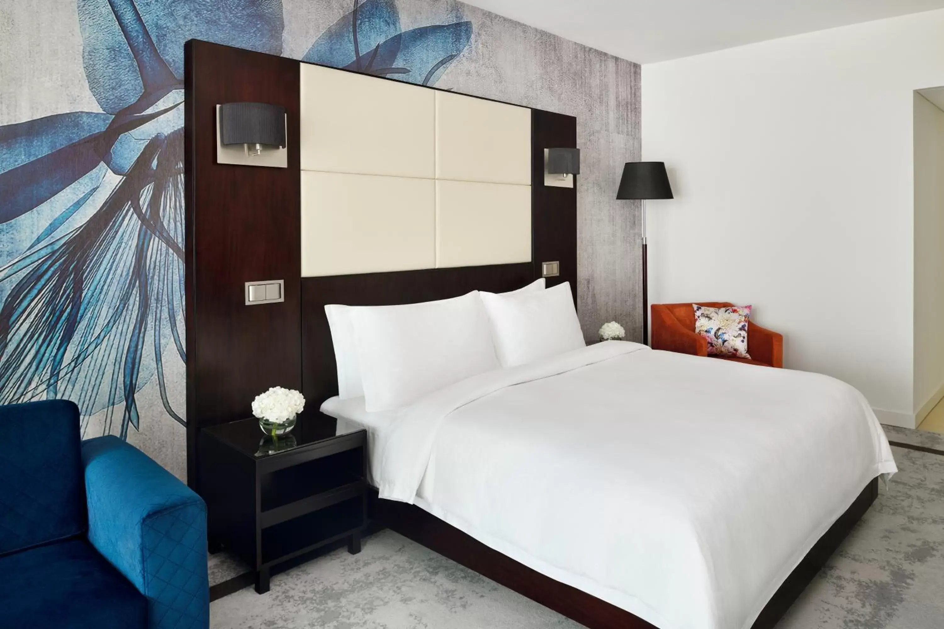 Bedroom, Bed in Mövenpick Hotel Jumeirah Lakes Towers Dubai
