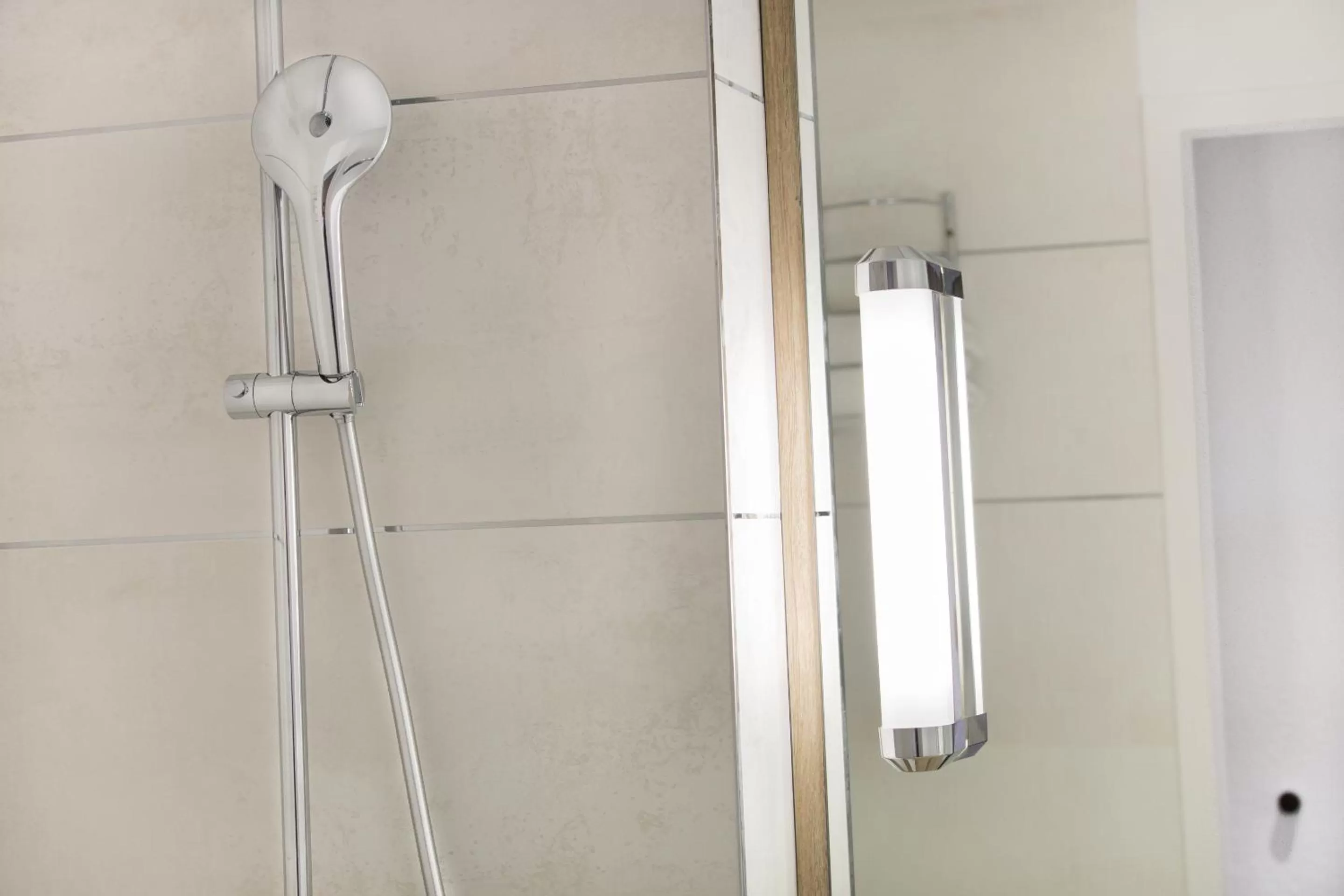 Bathroom in Best Western Hotel Le Bordeaux Sud