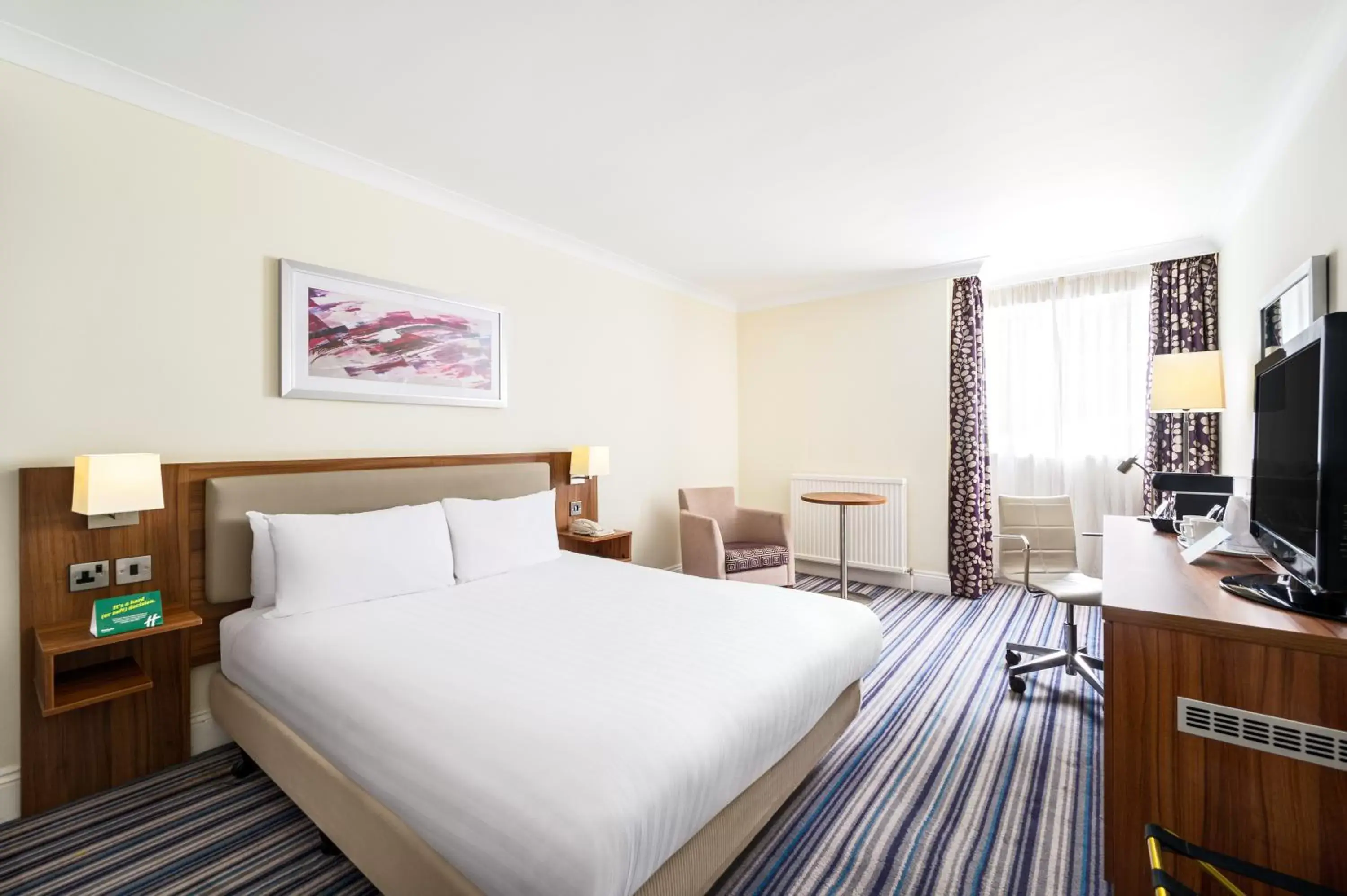 Bed in Holiday Inn Leeds-Wakefield M1 Jct40, an IHG Hotel