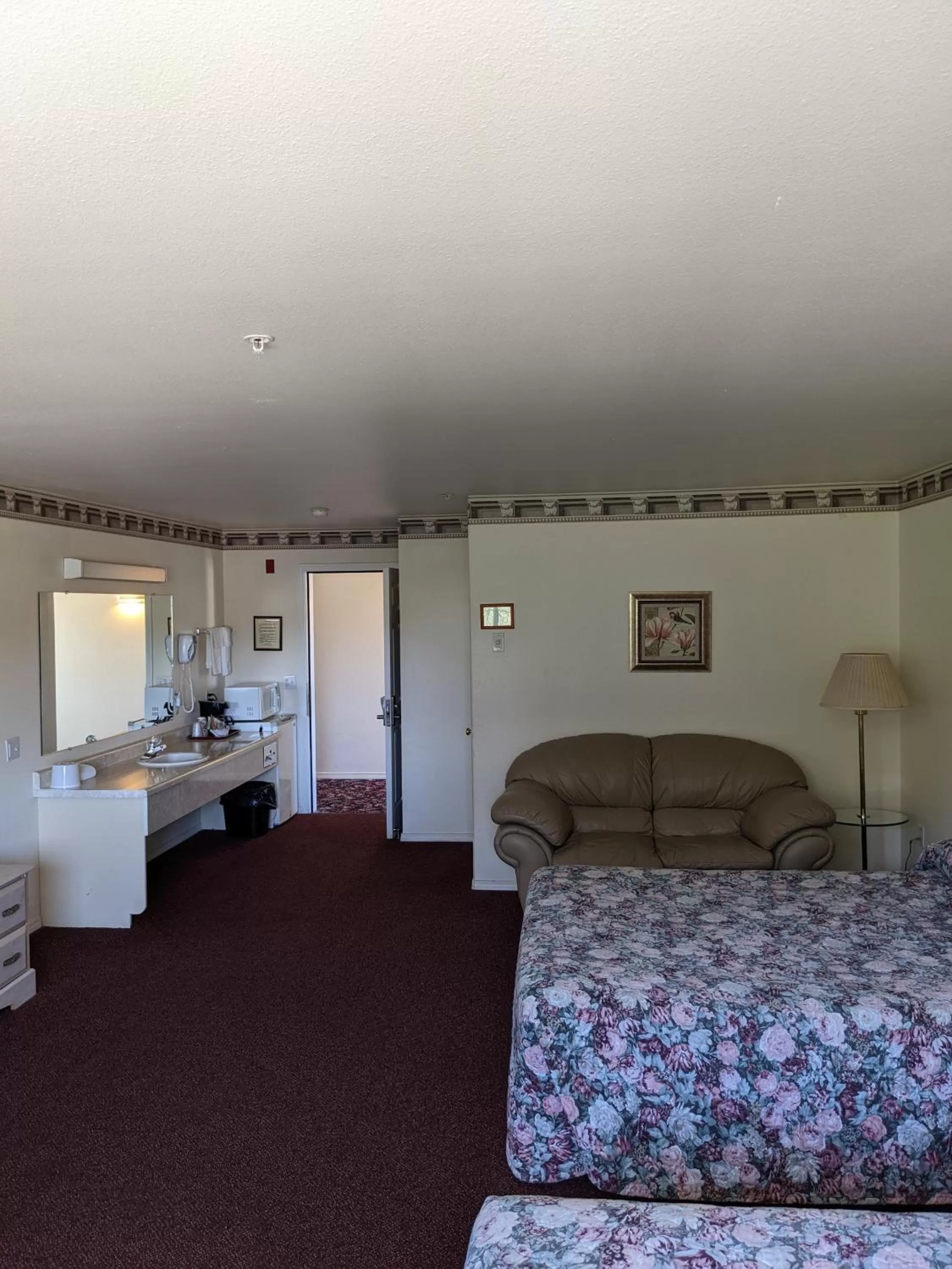 Photo of the whole room in Lighthouse Inn