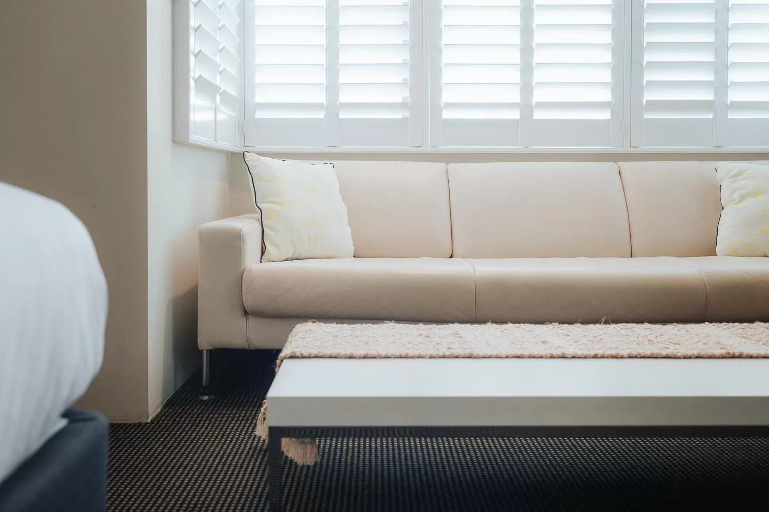 Living room, Bed in The Horatio Motel Mudgee