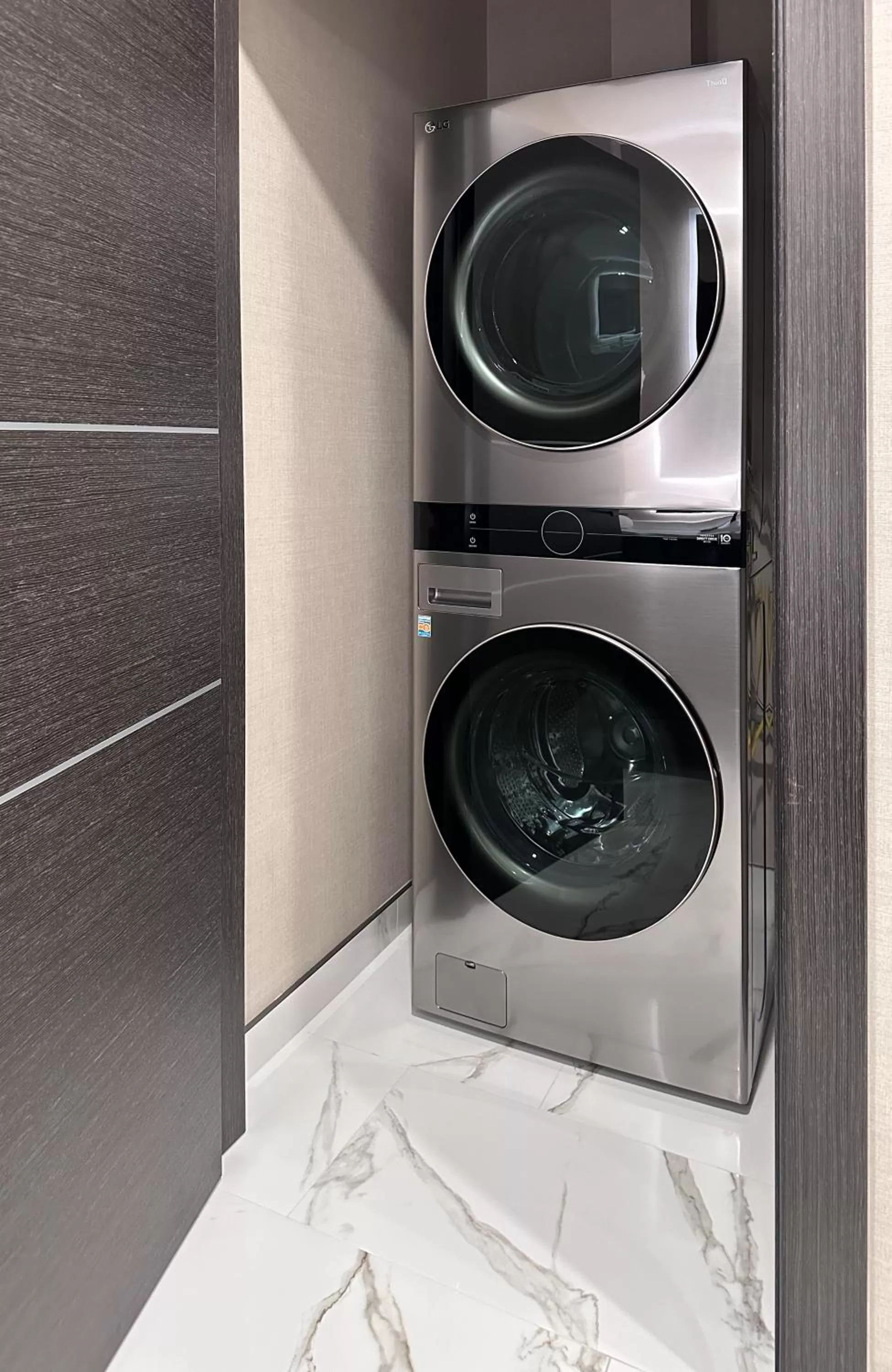 washing machine in SpringHill Suites by Marriott Chicago Chinatown