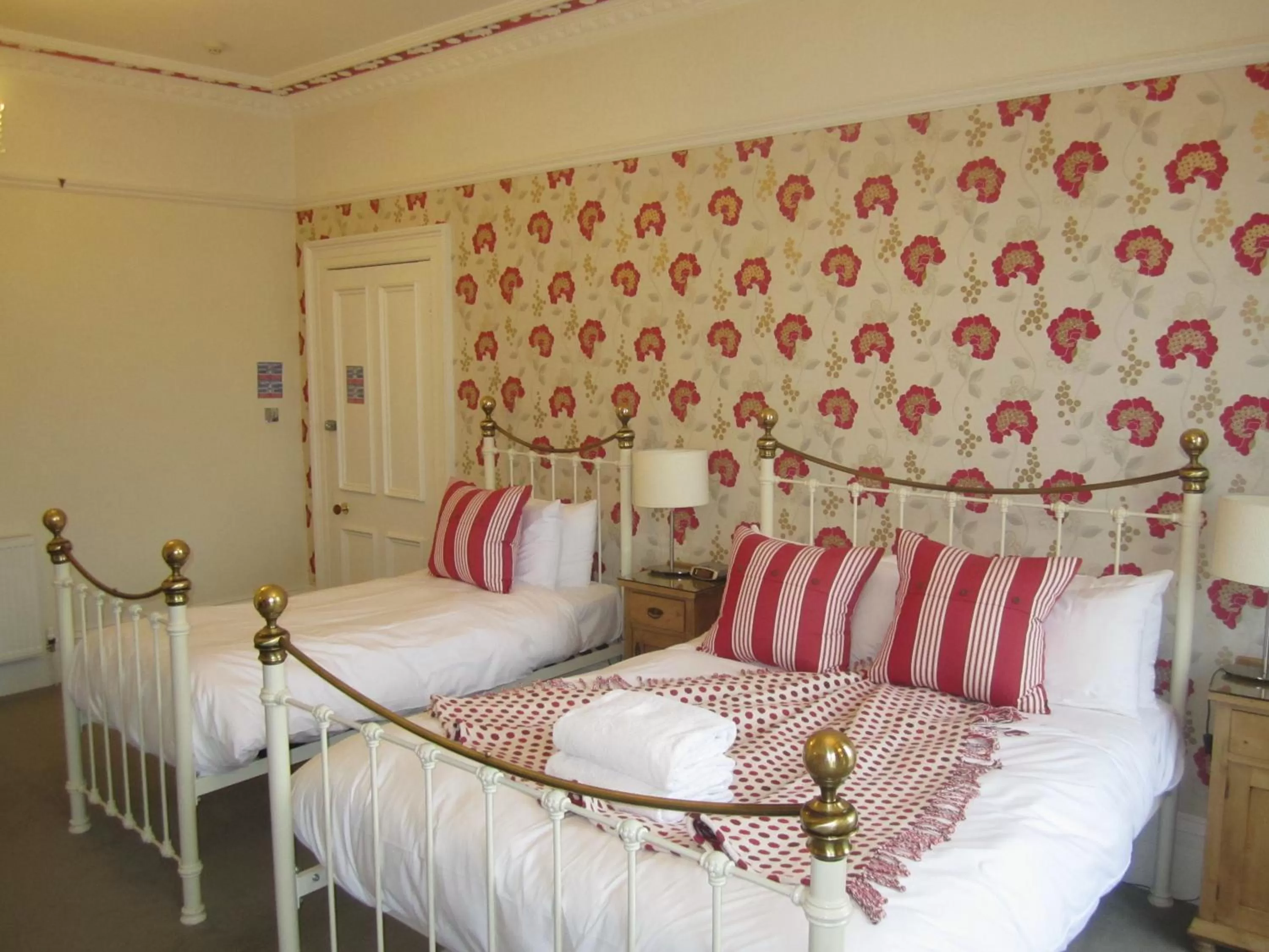 Bedroom, Bed in Yeo Dale Hotel