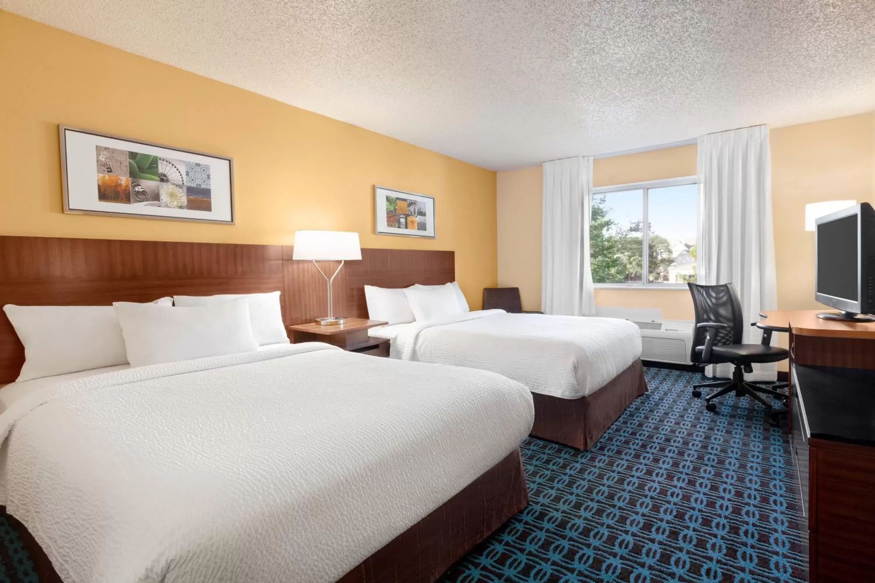 Photo of the whole room, Bed in Fairfield Inn Roseville