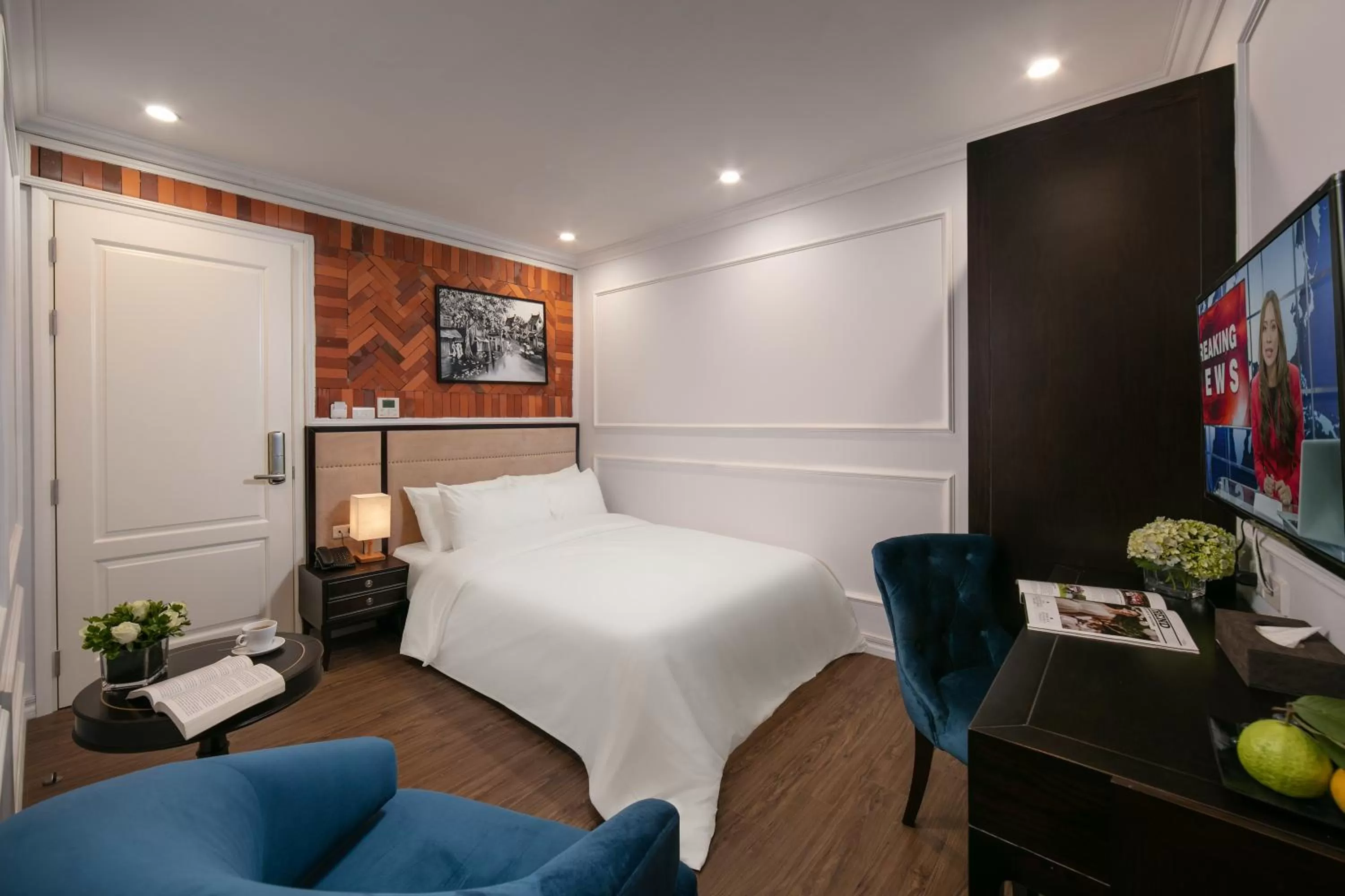 Photo of the whole room, Bed in Marina Hotel