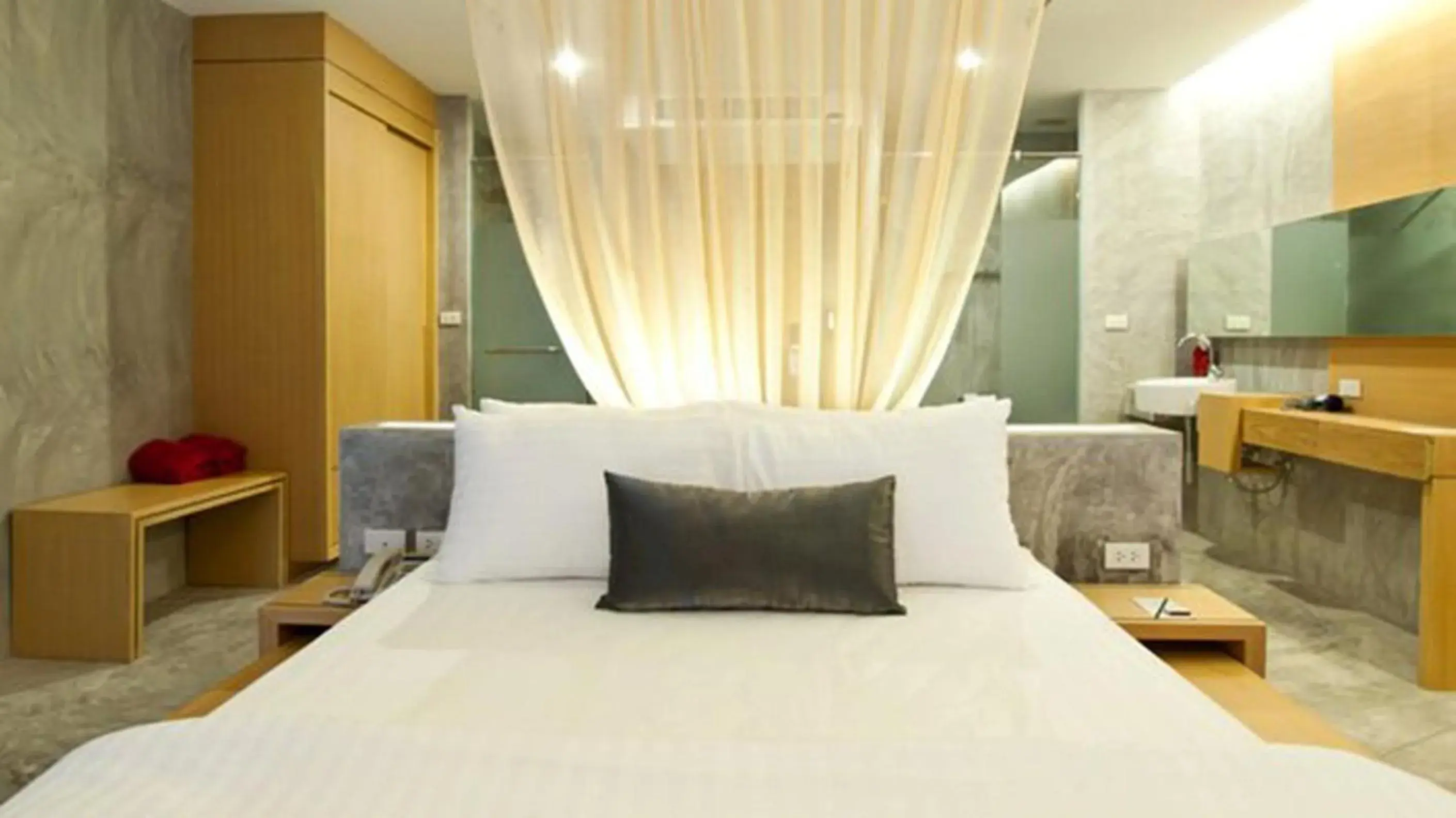 M Deluxe Double or Twin Room in The Now Hotel - SHA Extra Plus