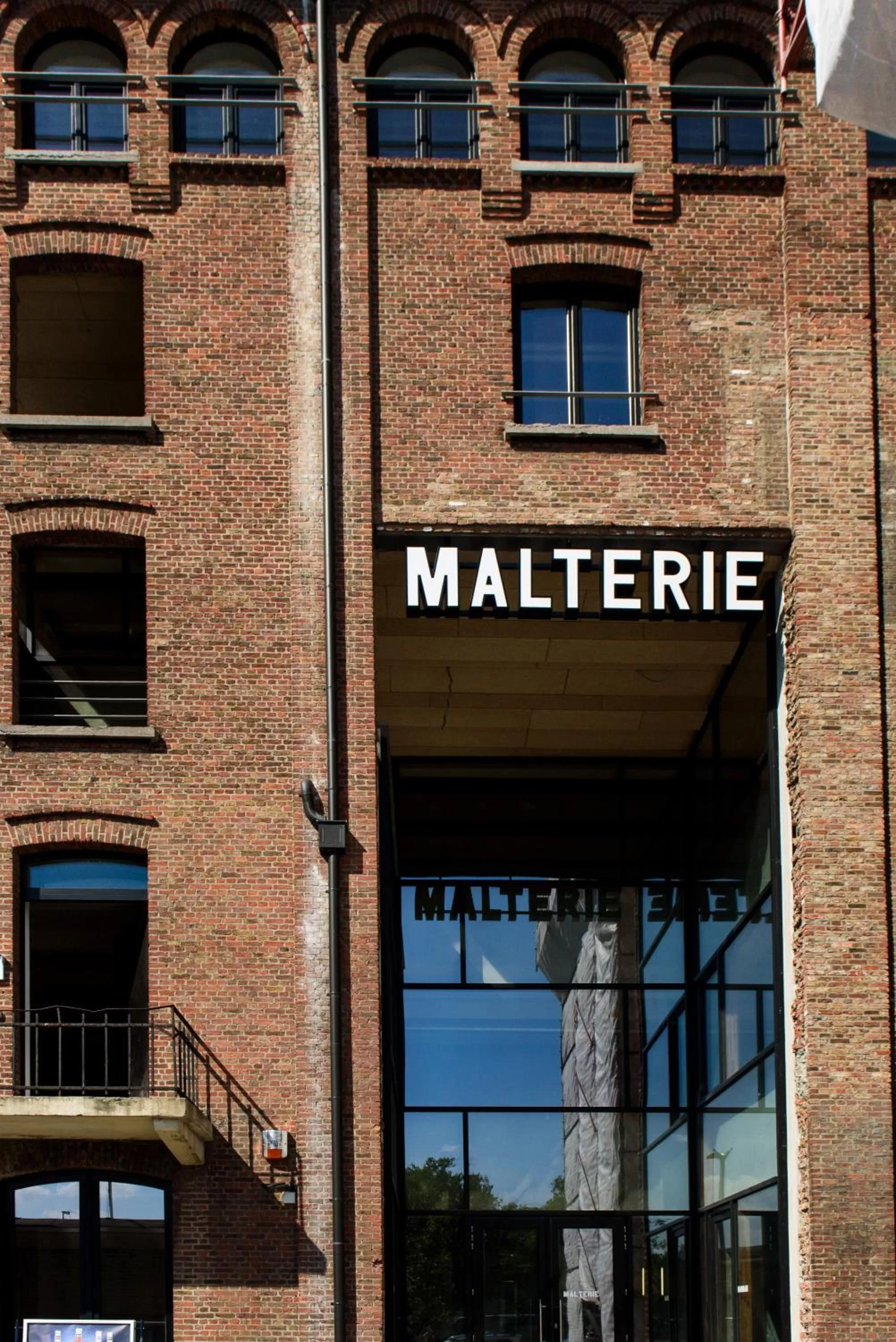 Nearby landmark in Hôtel Belvue