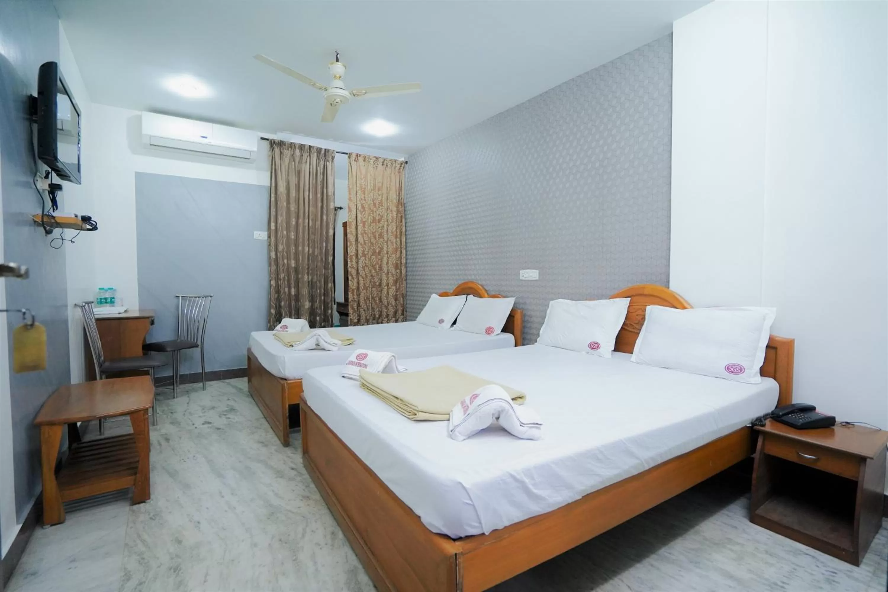 View (from property/room), Bed in SGS Lodgings International