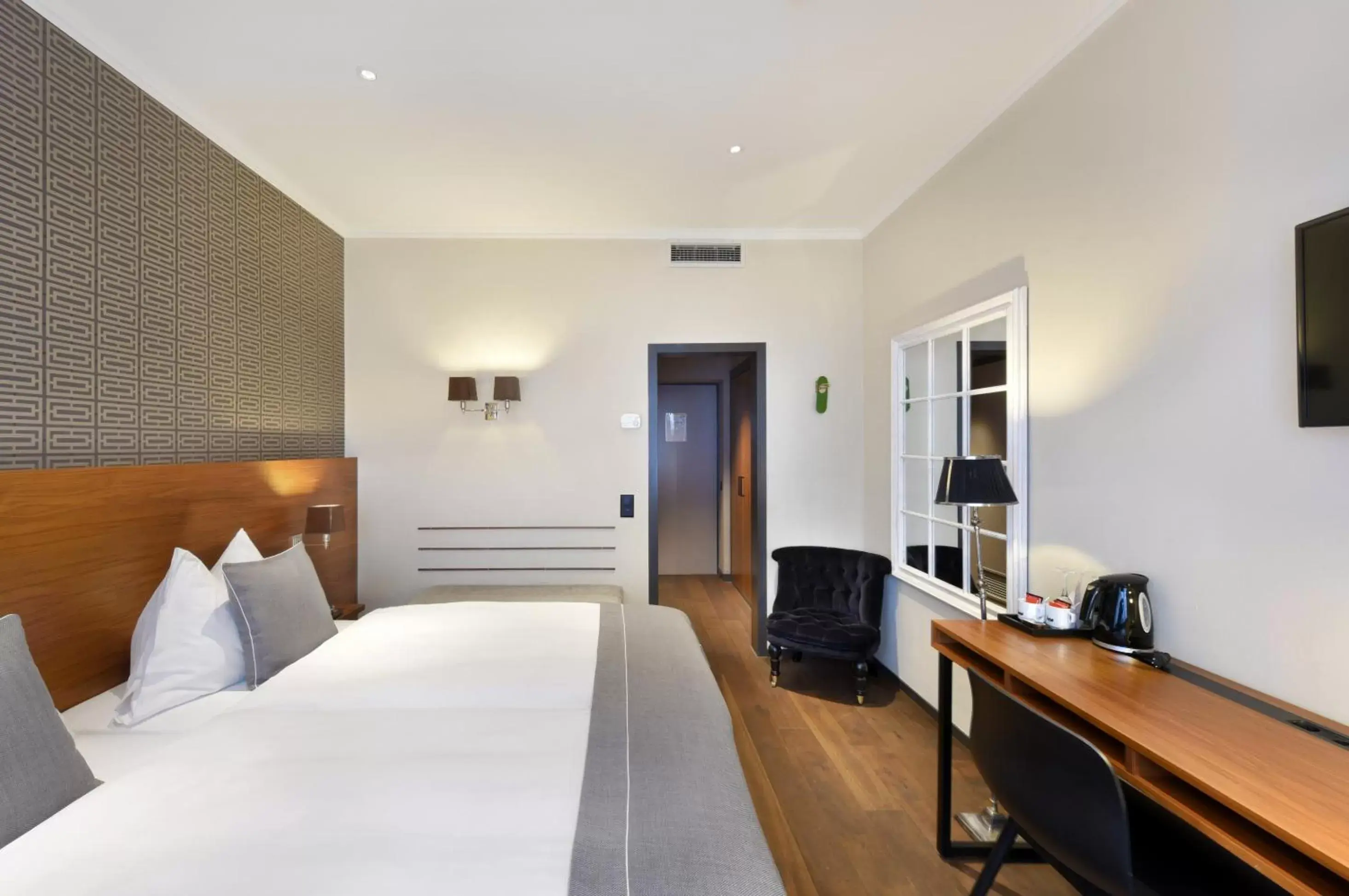 Economy Double Room in Hotel City Zürich Design & Lifestyle
