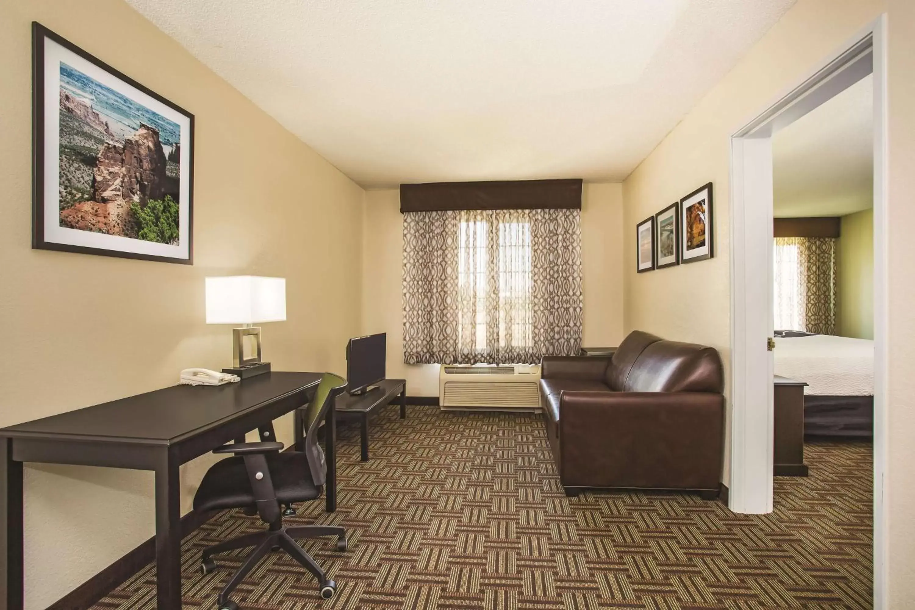 Photo of the whole room, Seating Area in La Quinta by Wyndham Fruita