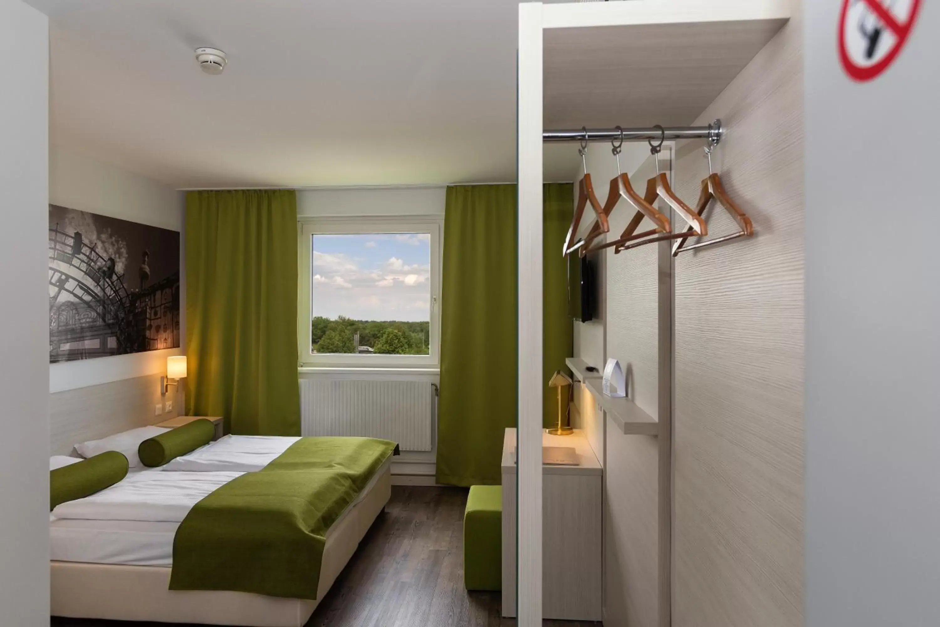 Bedroom in LifeHotel Vienna Airport