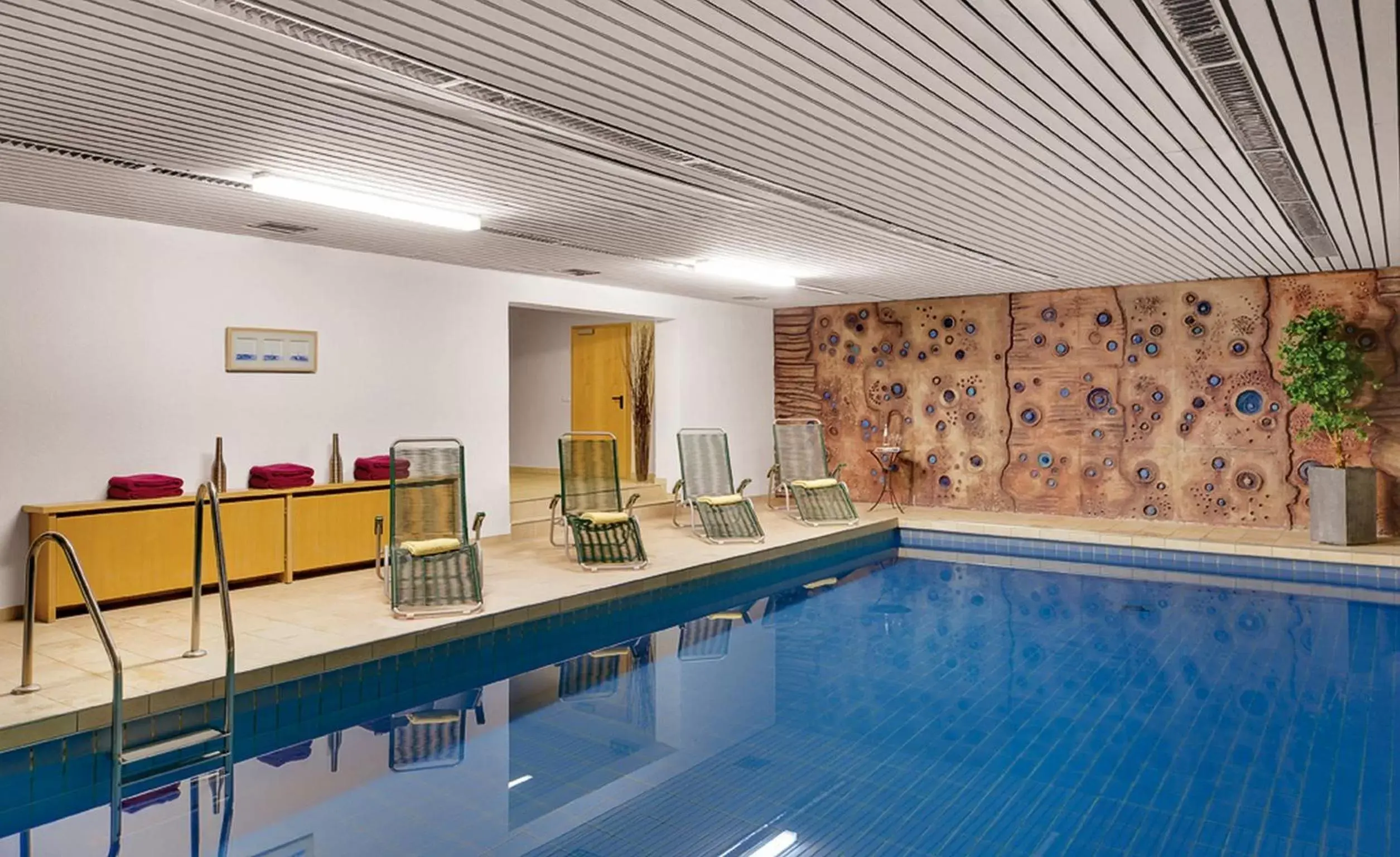 Swimming Pool in Hotel Gersfelder Hof