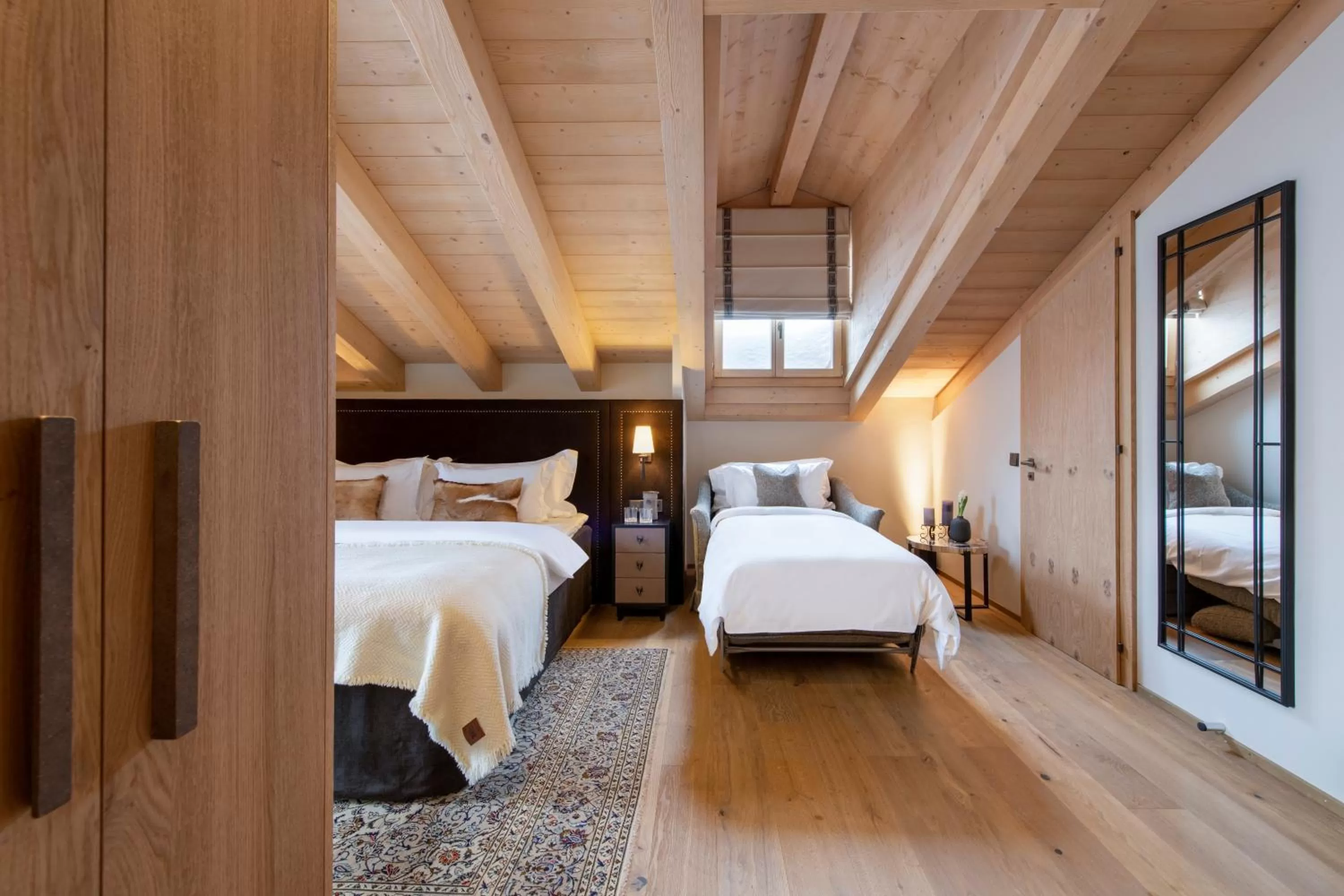 Photo of the whole room, Bed in Hôtel de Verbier SUP