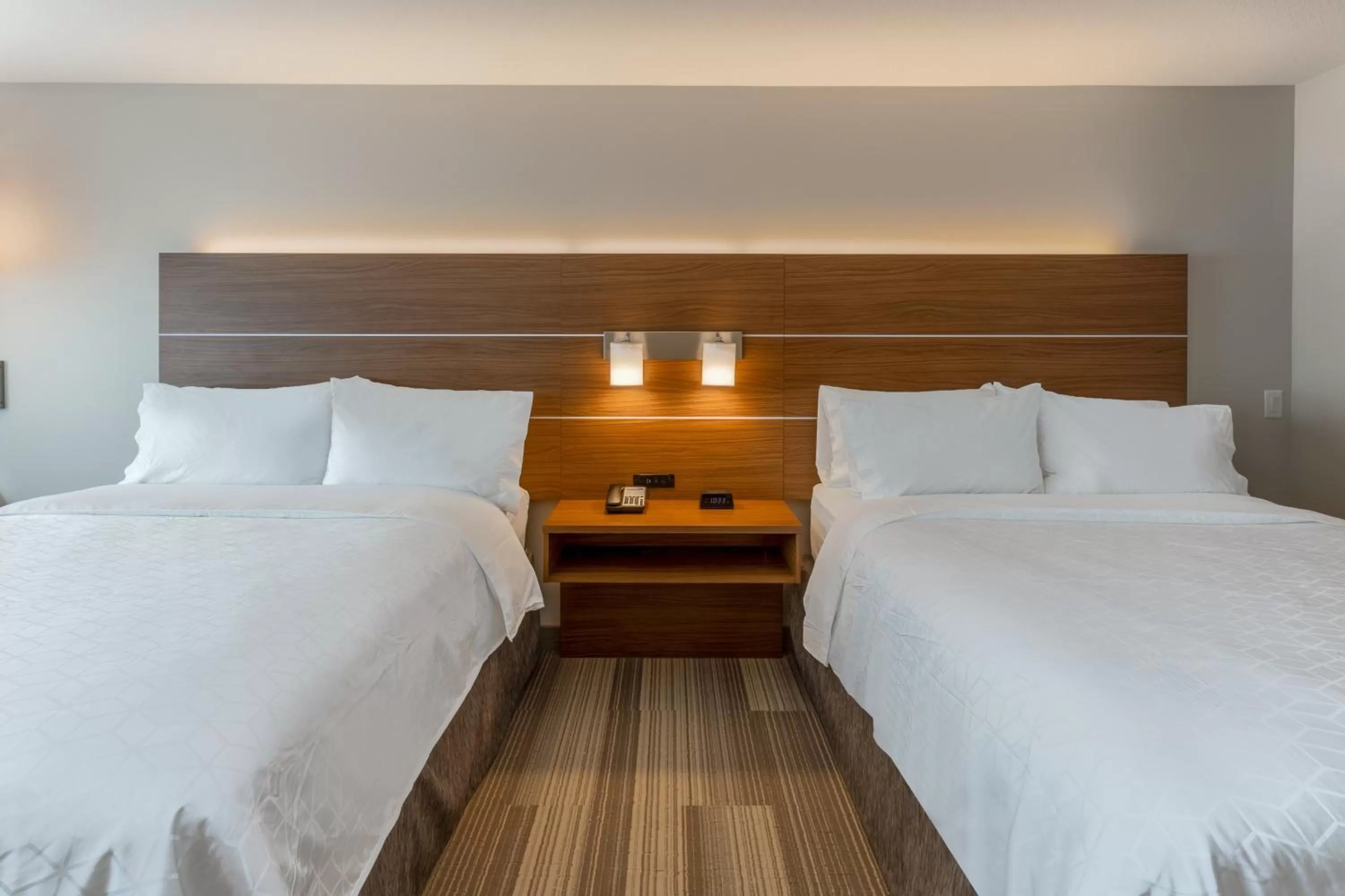 Photo of the whole room, Bed in Holiday Inn Express & Suites - Rice Lake by IHG