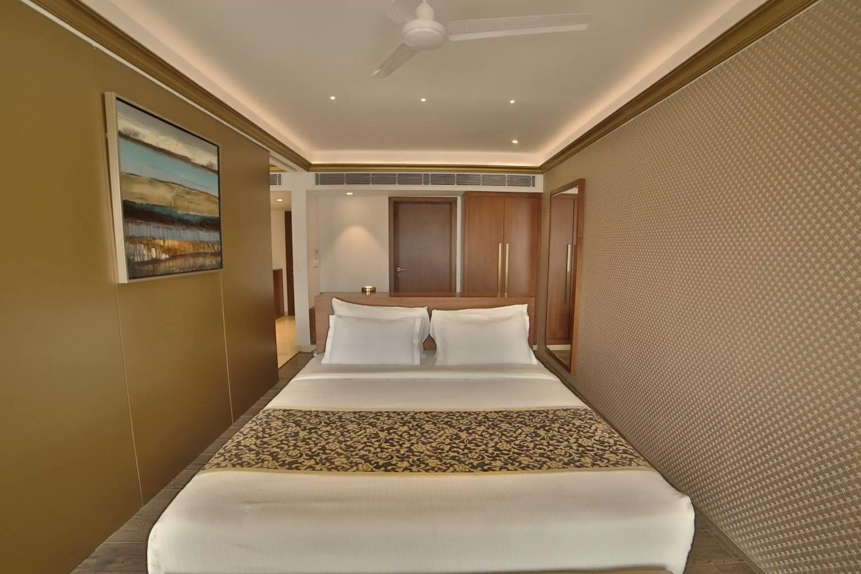 Bed in Jaisamand Island Resort