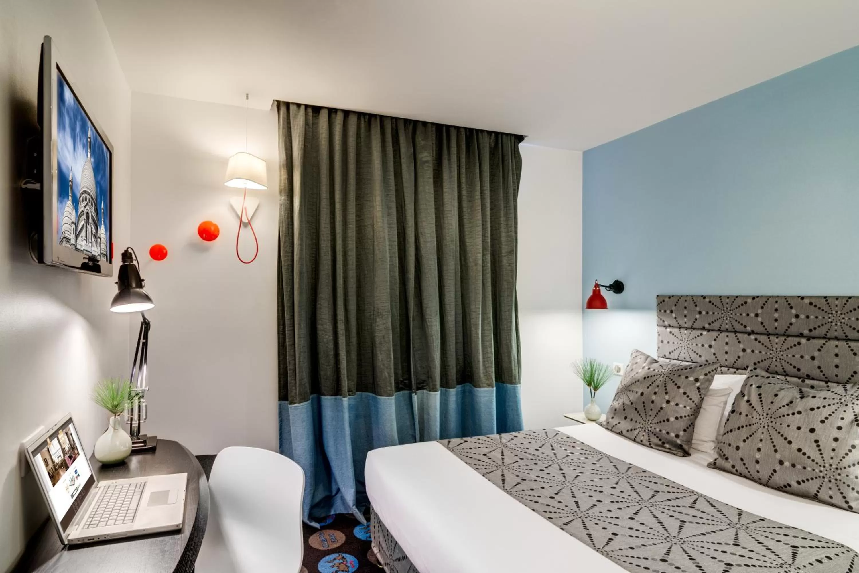 Bedroom, Bed in Hotel Astoria - Astotel