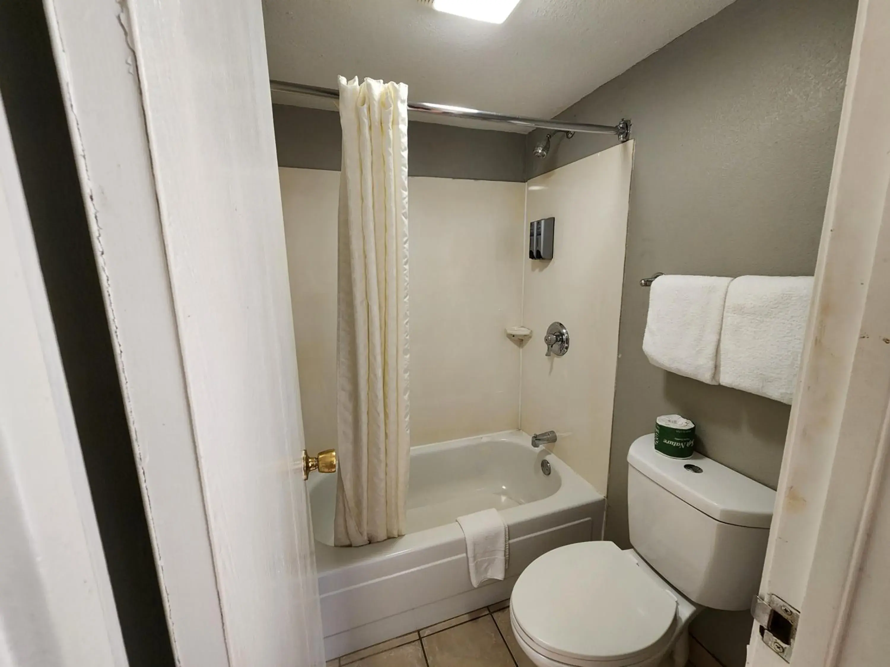 Shower, Bathroom in Americas Best Value Inn and Suites Little Rock