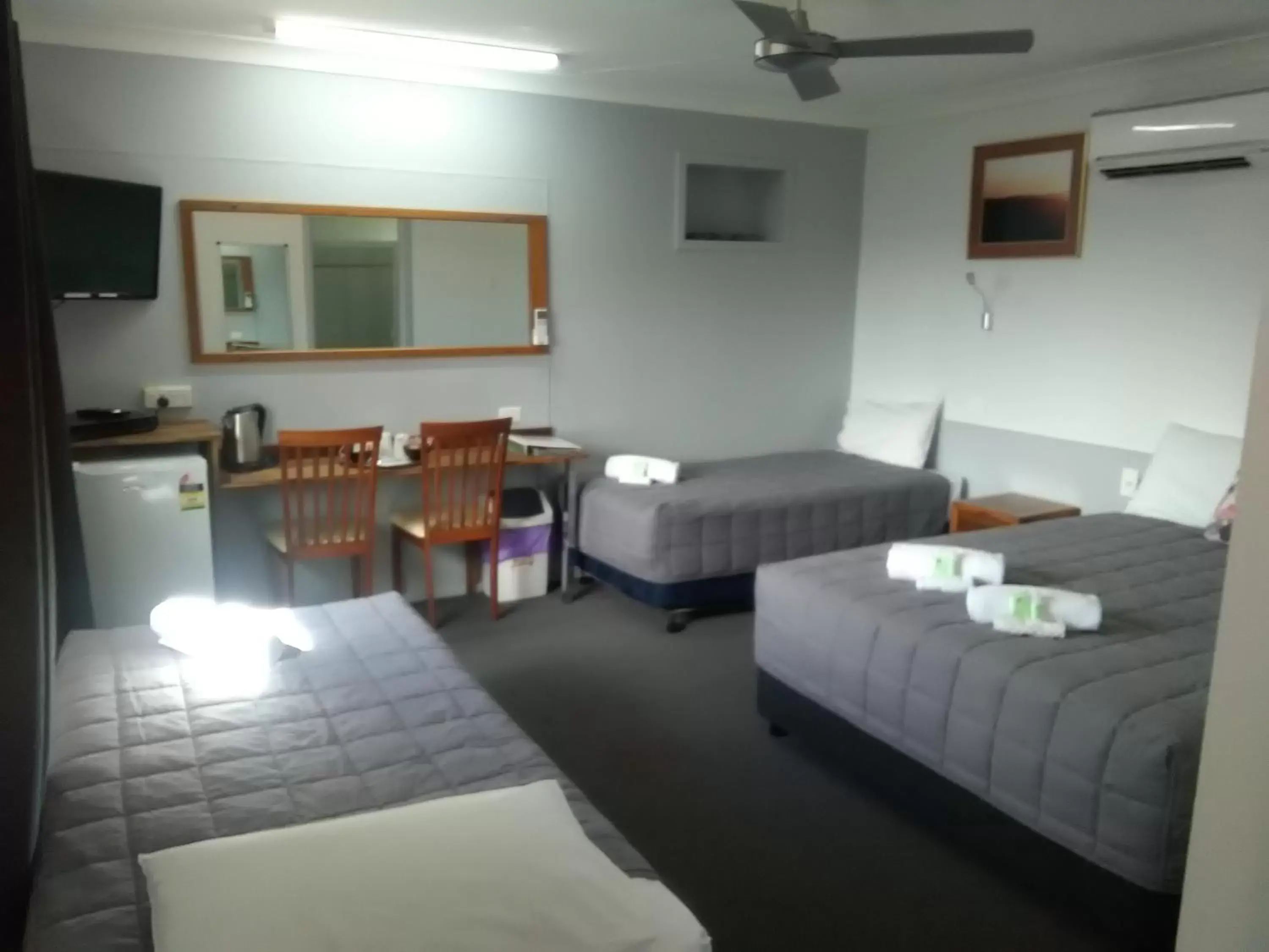 Photo of the whole room in Civic Motel Grafton