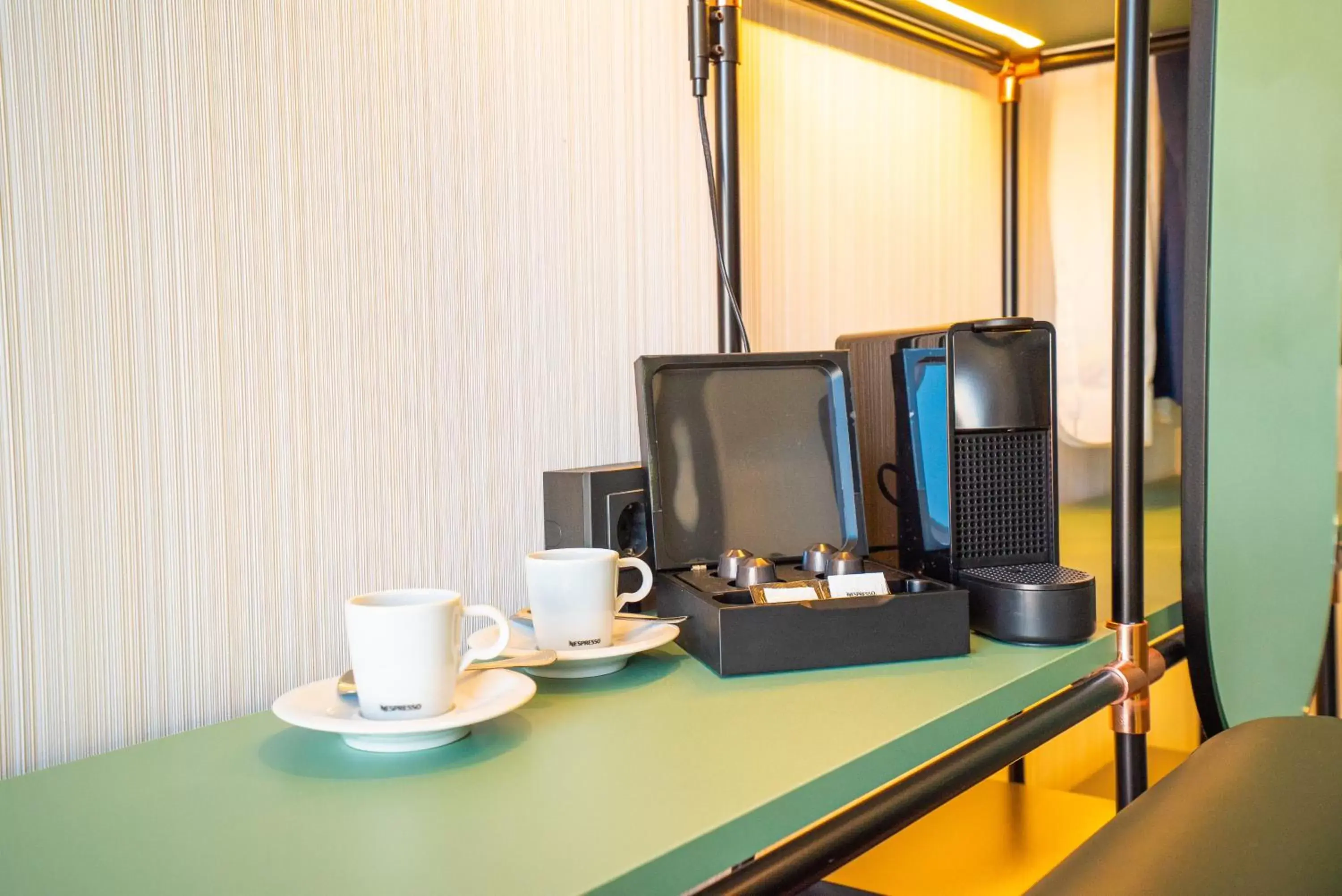 Coffee/tea facilities in Akeah Hotel Gran Vía Adults Only