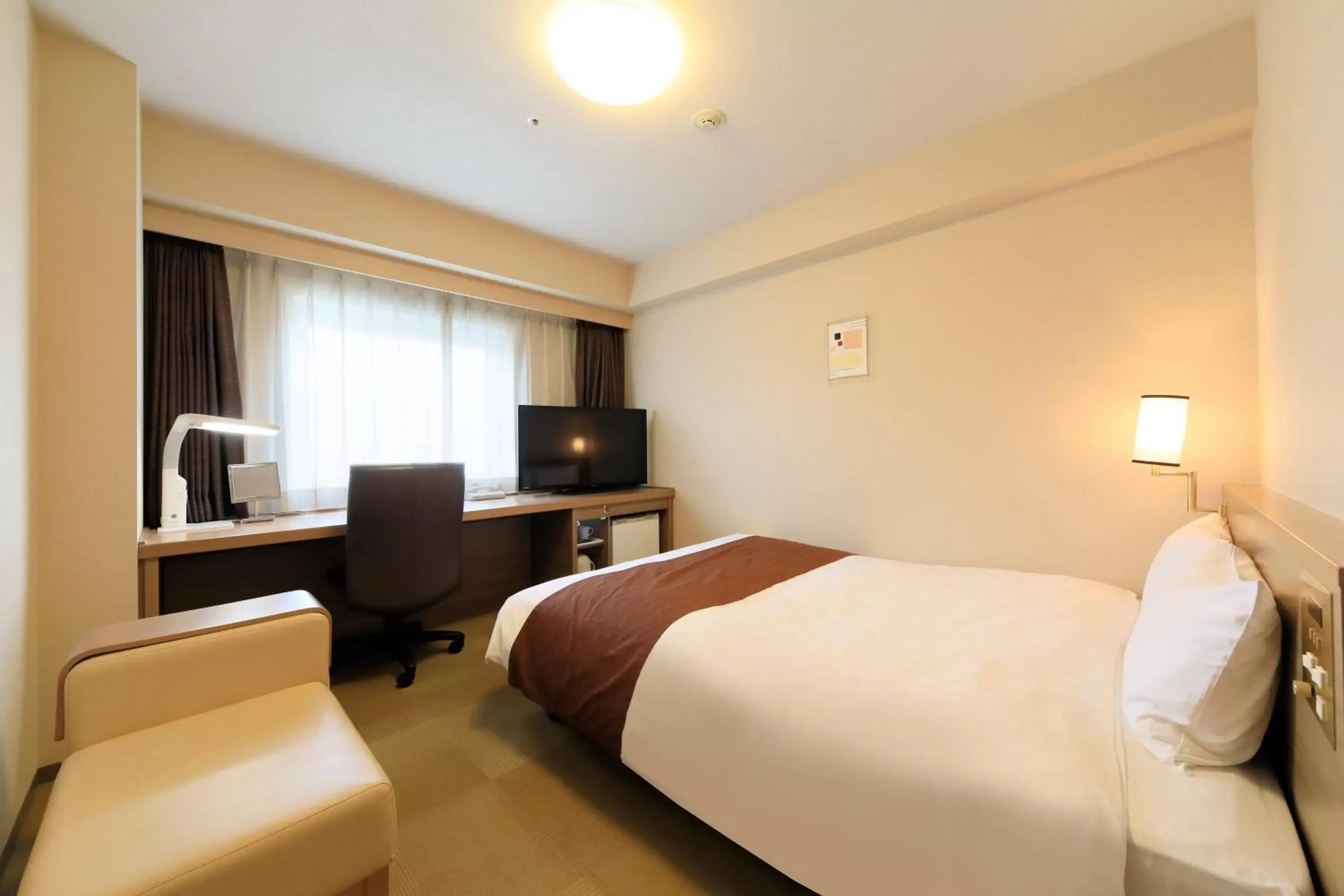 Photo of the whole room, Bed in Daiwa Roynet Hotel Hachinohe