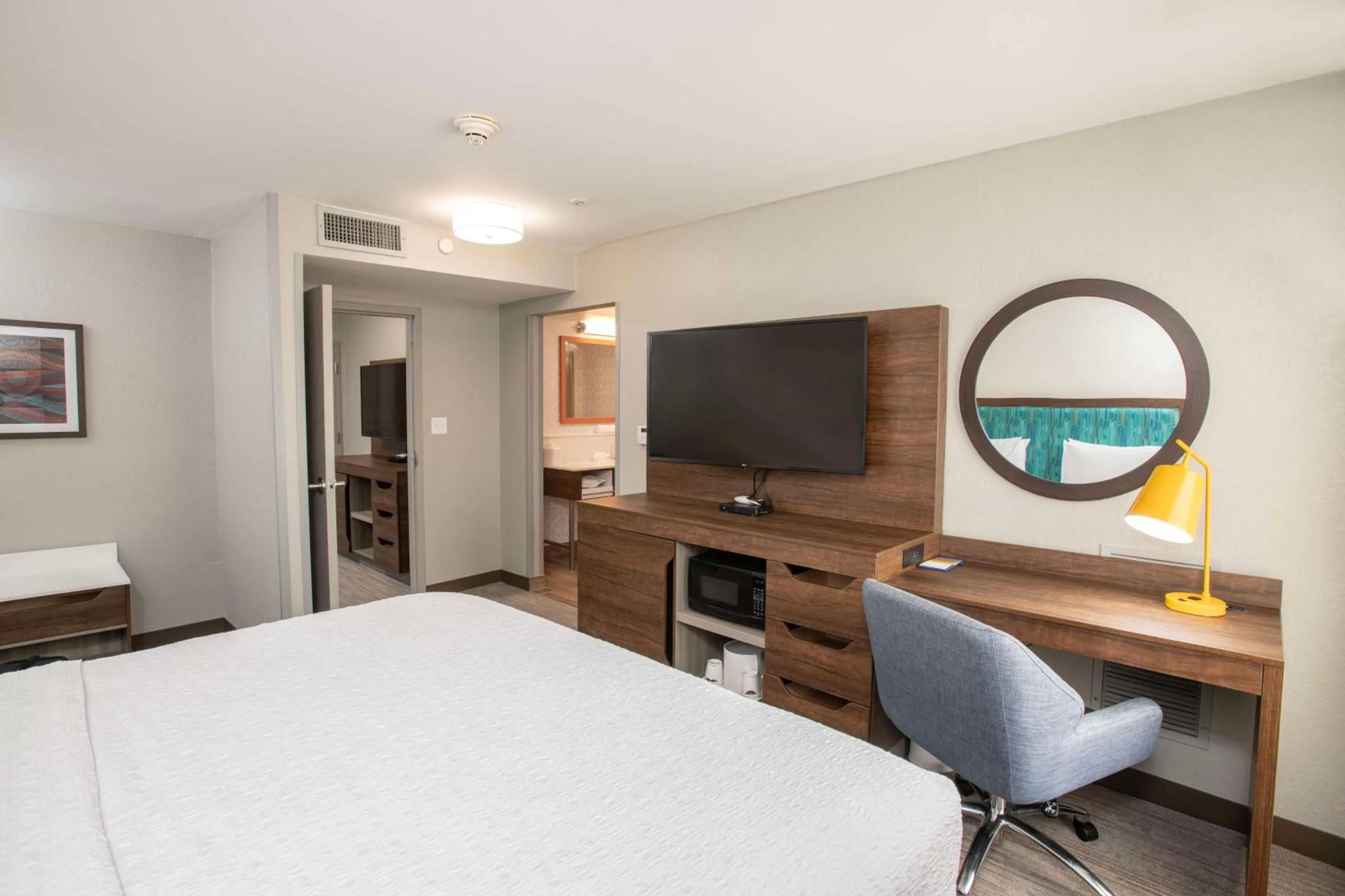 Bedroom, Bed in Hampton Inn Dry Ridge