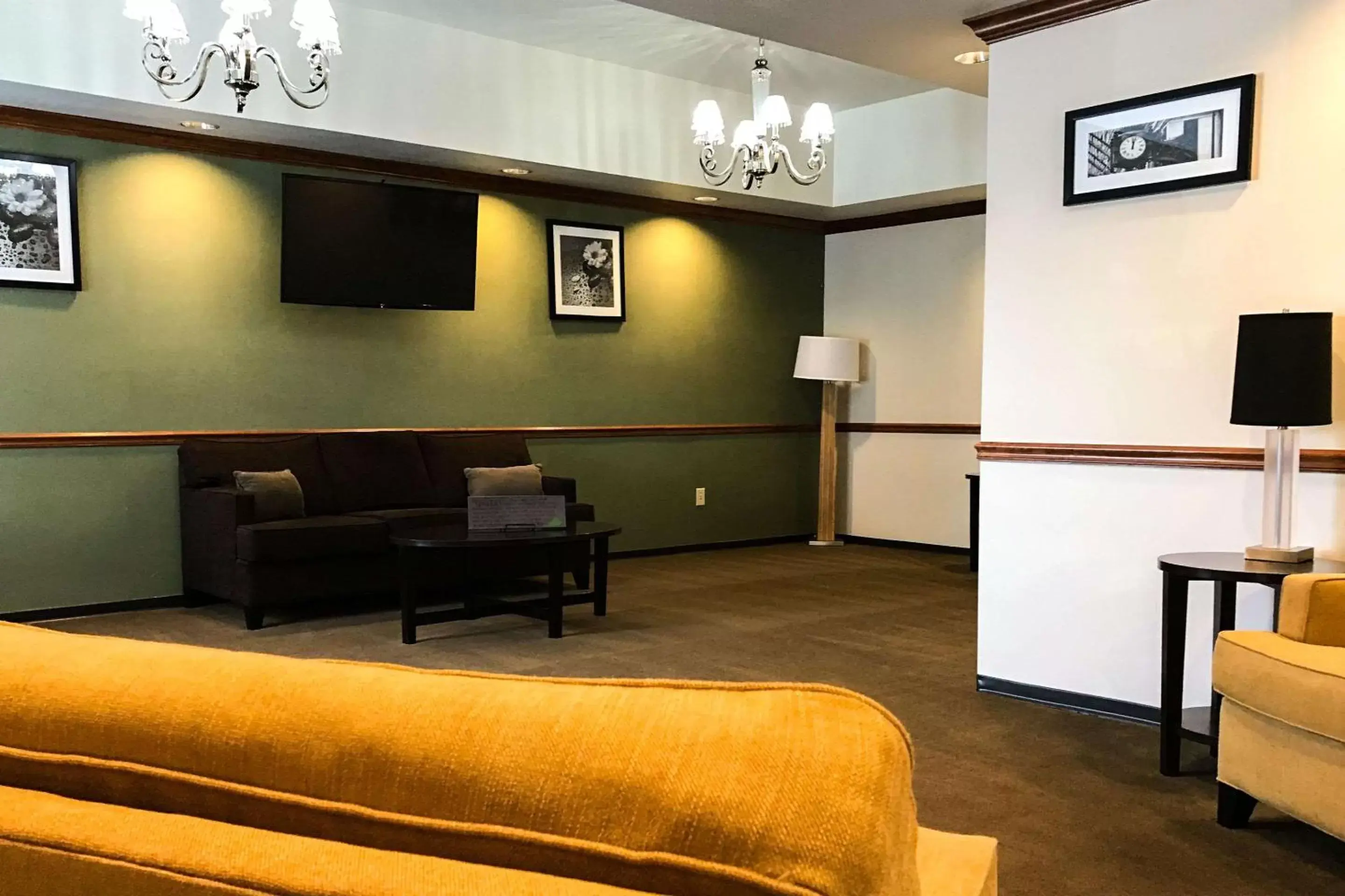Lobby or reception, Seating Area in Sleep Inn & Suites Shepherdsville Louisville South