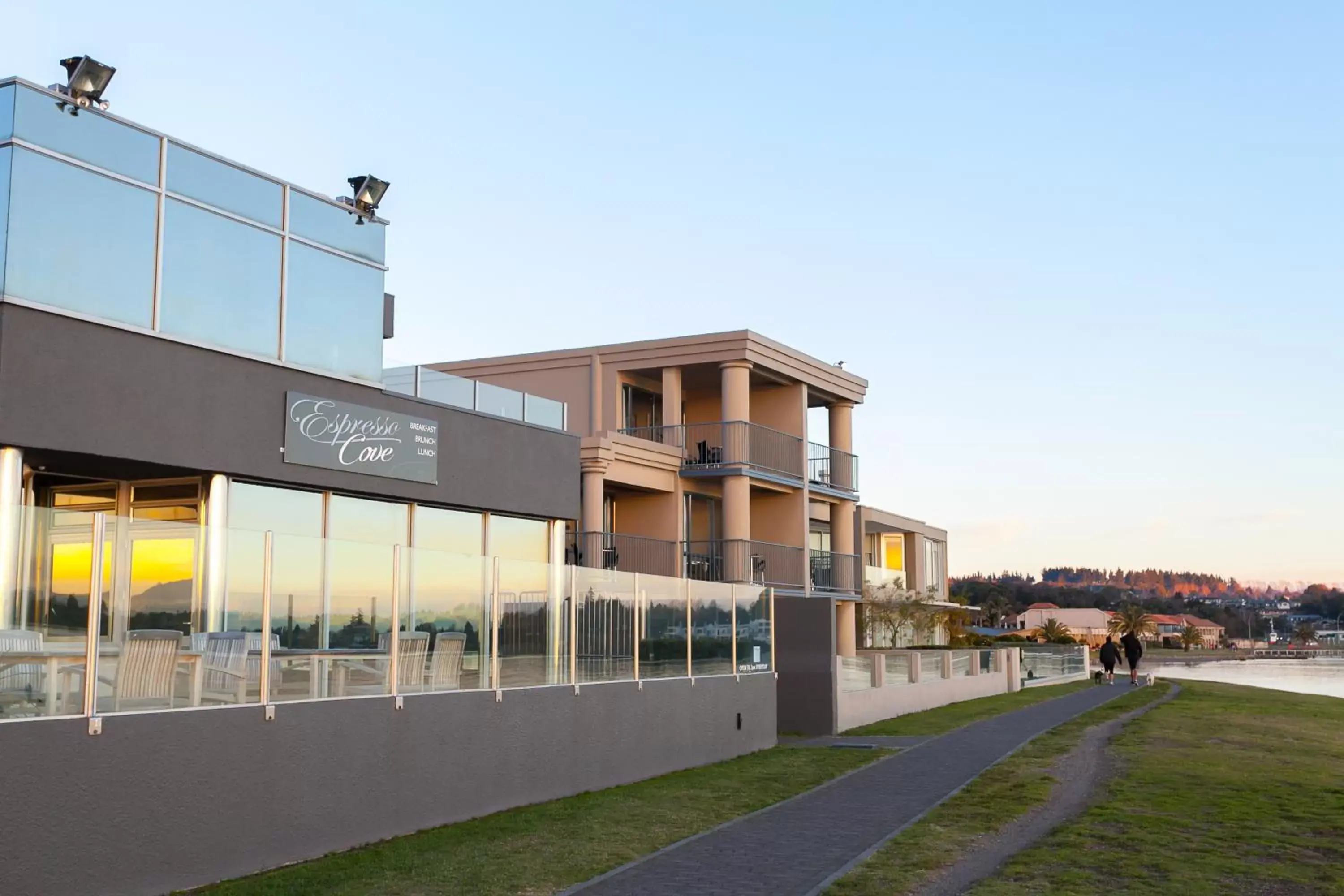 Restaurant/places to eat in Boulevard Waters Restaurant/places to eat in Boulevard Waters