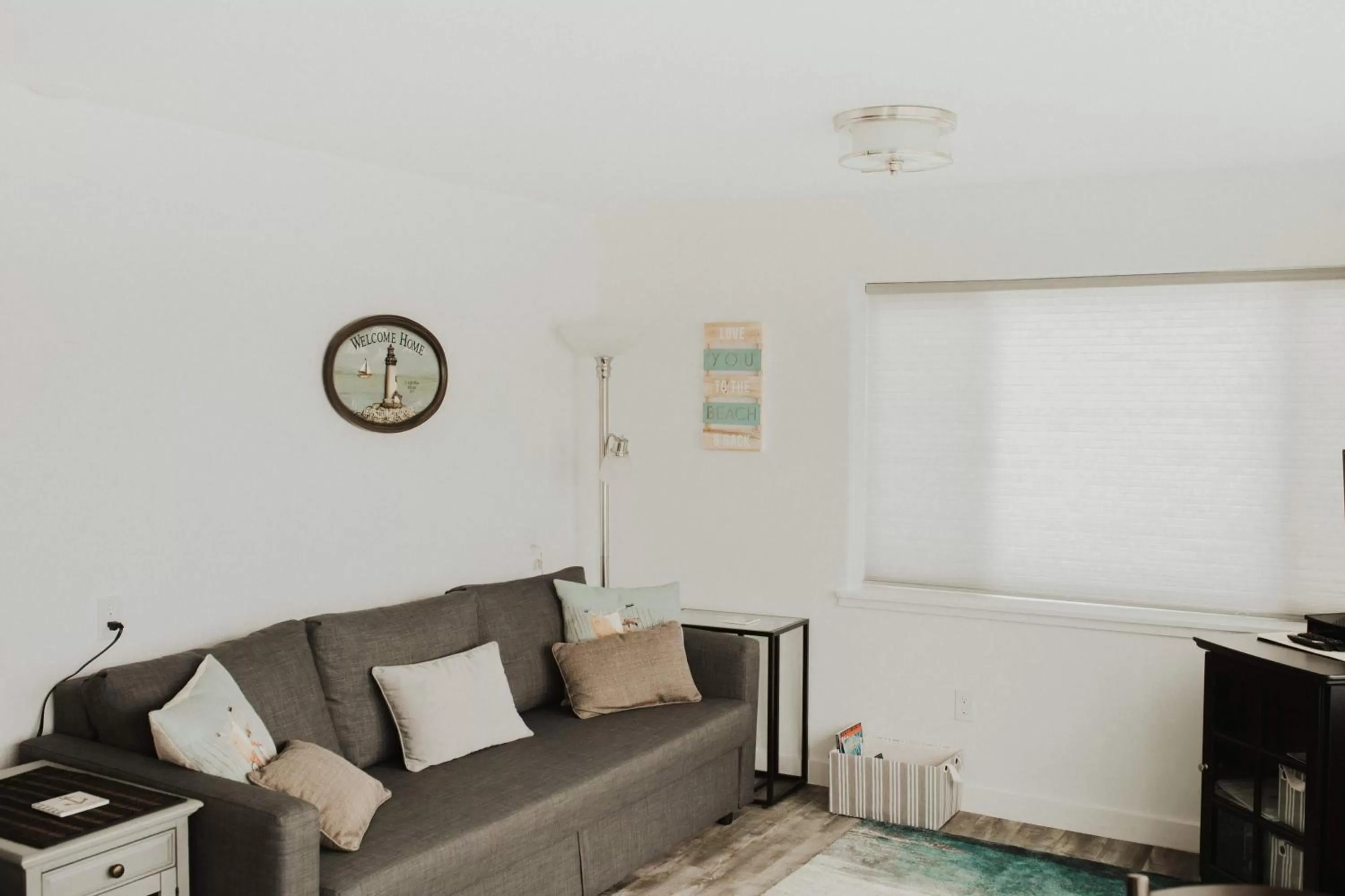 Living room in Nye Beach Cottages