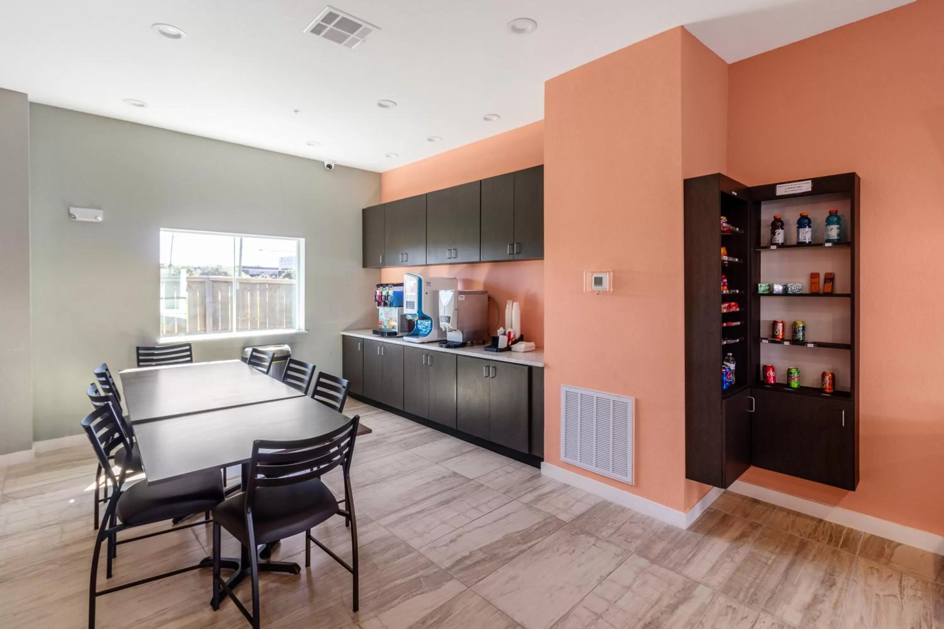 Area and facilities in Scottish Inns & Suites Houston, TX