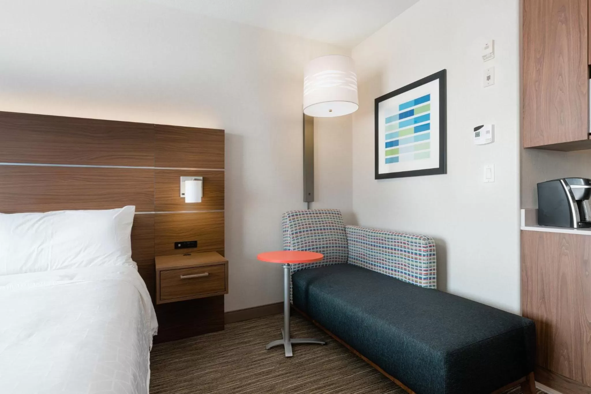 Photo of the whole room, Bed in Holiday Inn Express Grande Prairie by IHG
