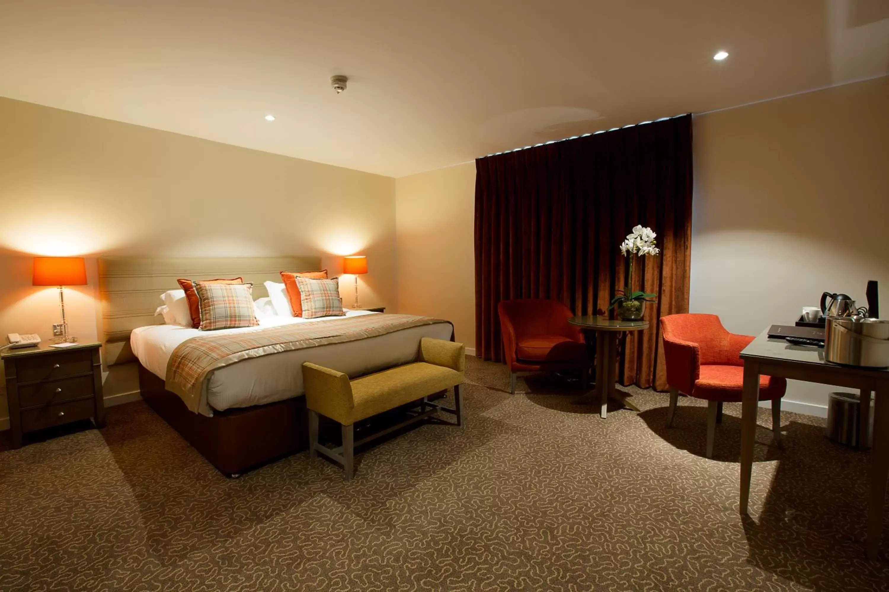 Bathroom, Bed in Sandford Springs Hotel and Golf Club Bathroom, Bed in Sandford Springs Hotel and Golf Club