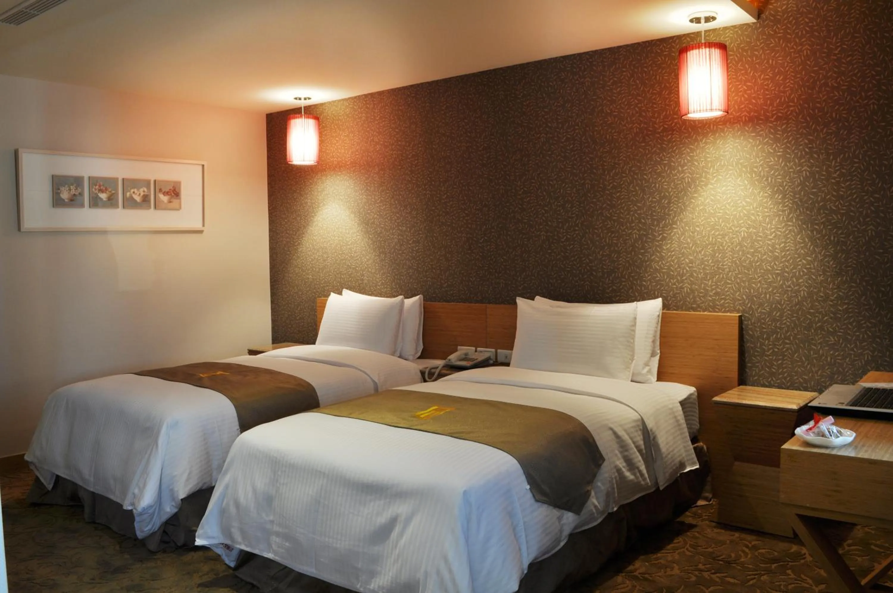 bunk bed, Bed in Byeyer Hotel