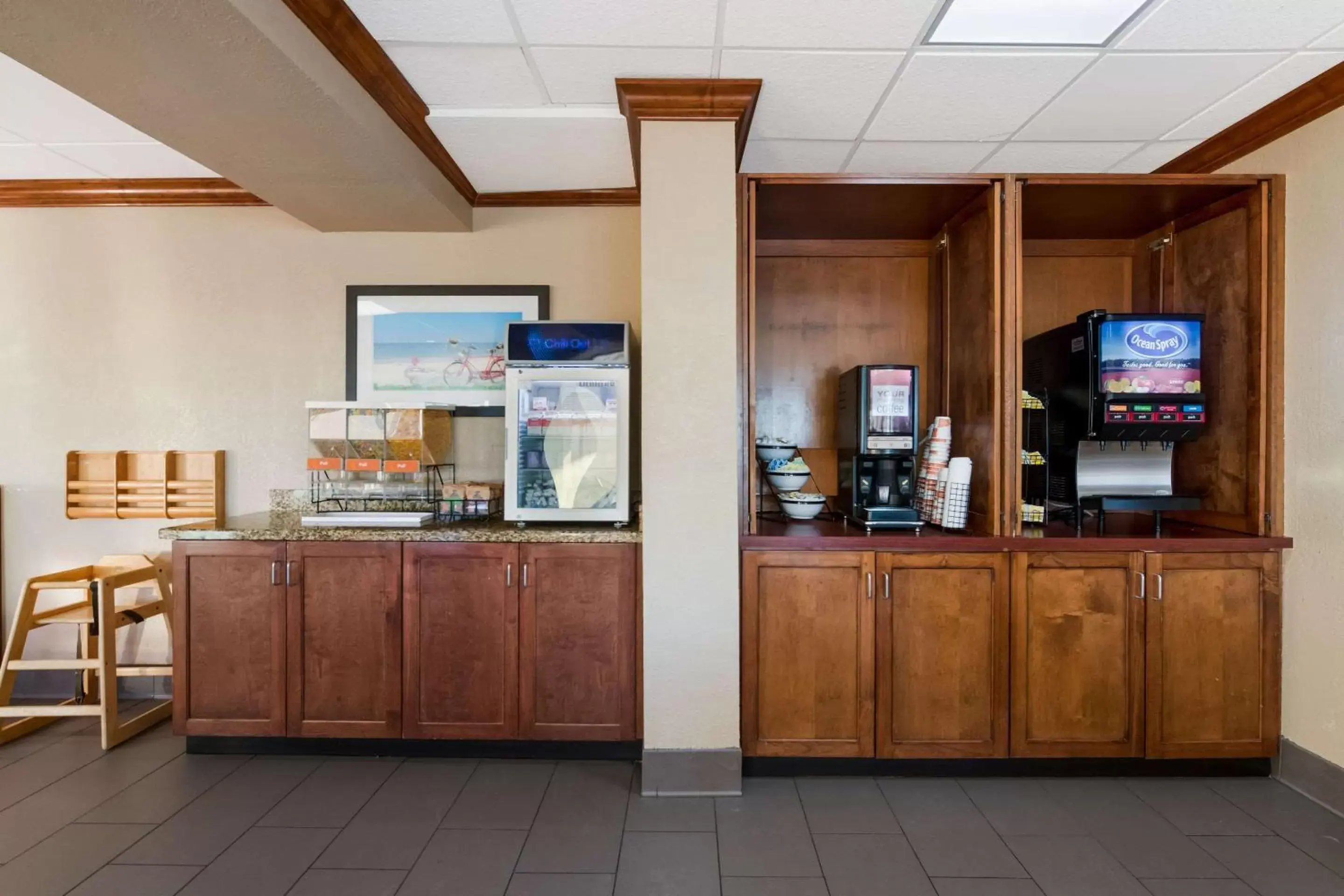 Breakfast in Comfort Inn South Oceanfront