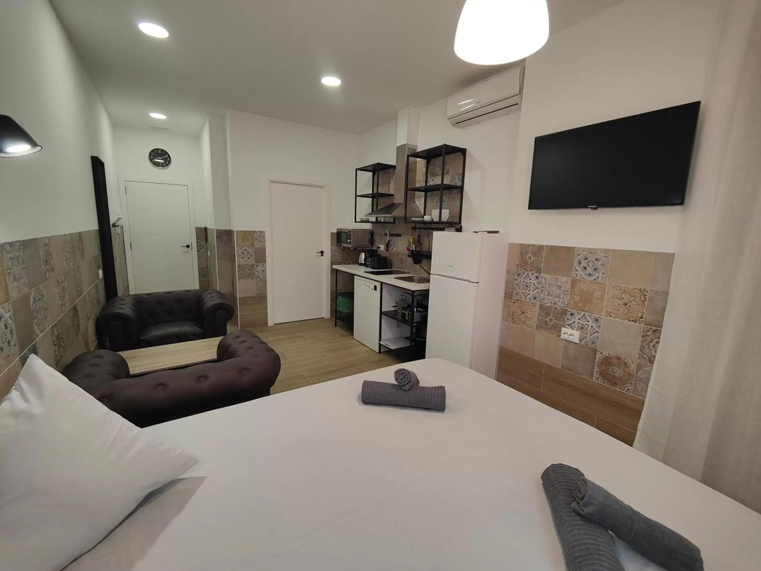 Photo of the whole room, TV/Entertainment Center in Hotel Apartamentos Pueblo Mar