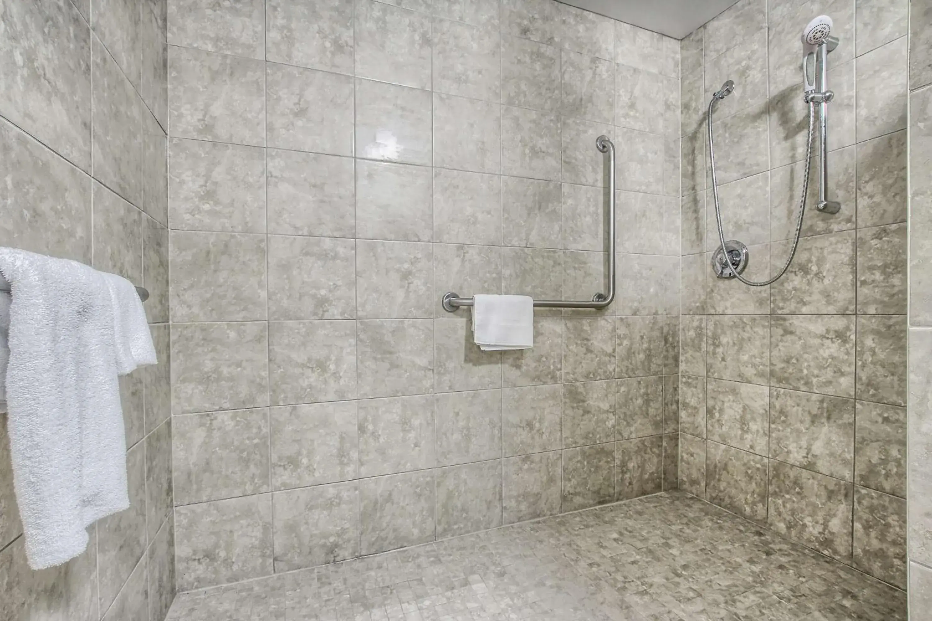 Shower, Bathroom in Motel 6-Windsor, ON