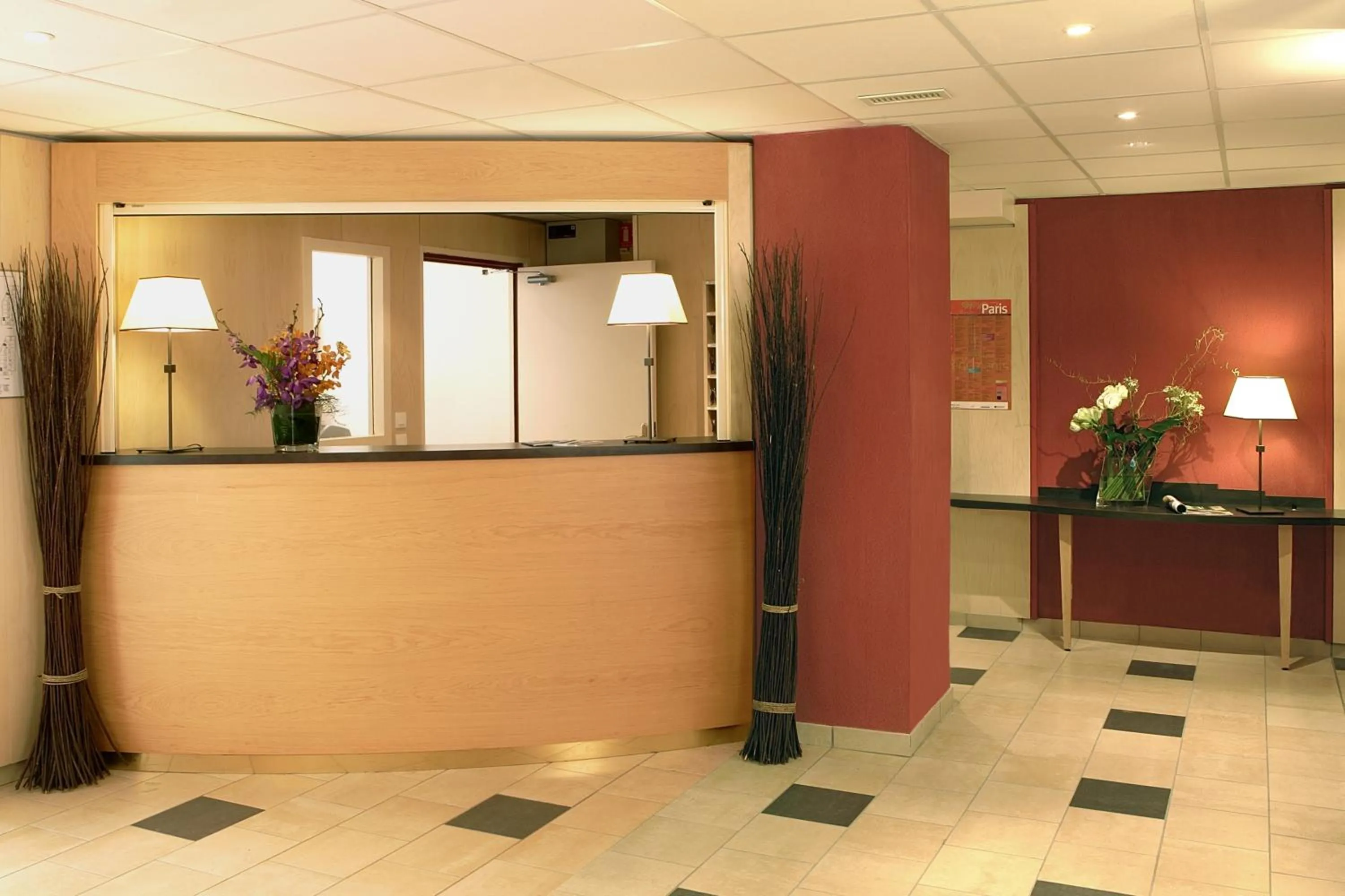 Lobby or reception in Hotel Cerise Chatou