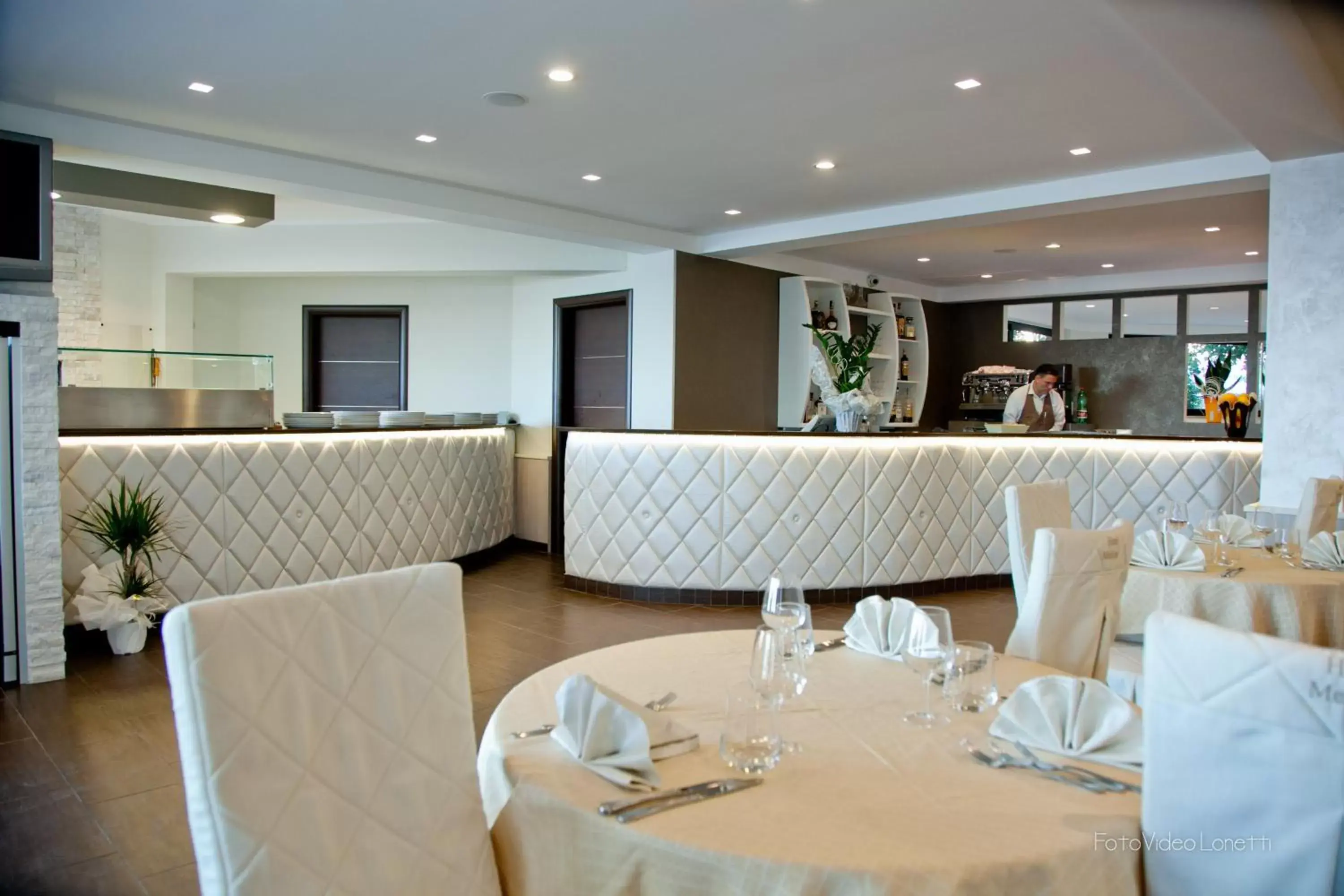 Restaurant/places to eat, Banquet Facilities in Hotel Melissa