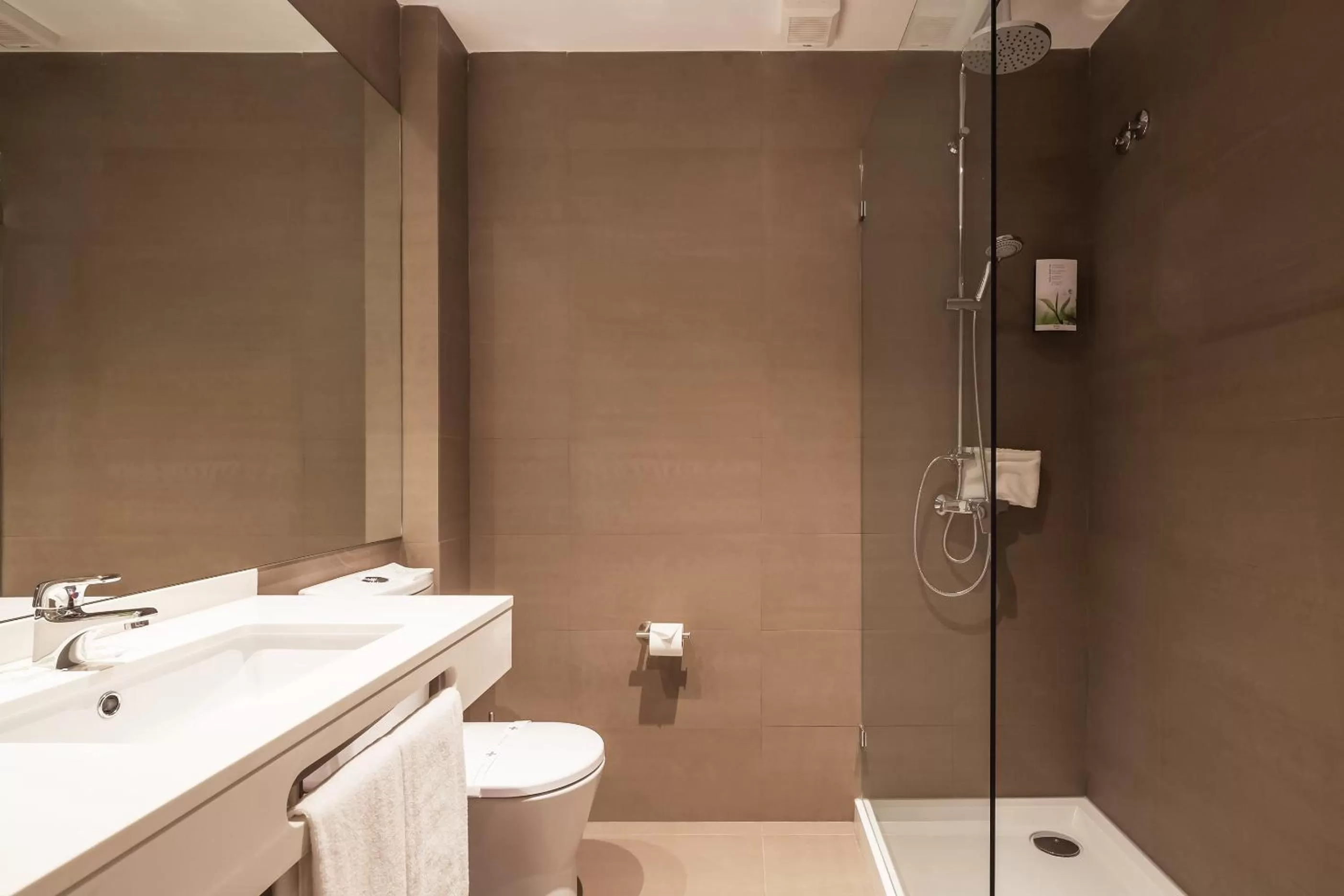 Bathroom in ClipHotel