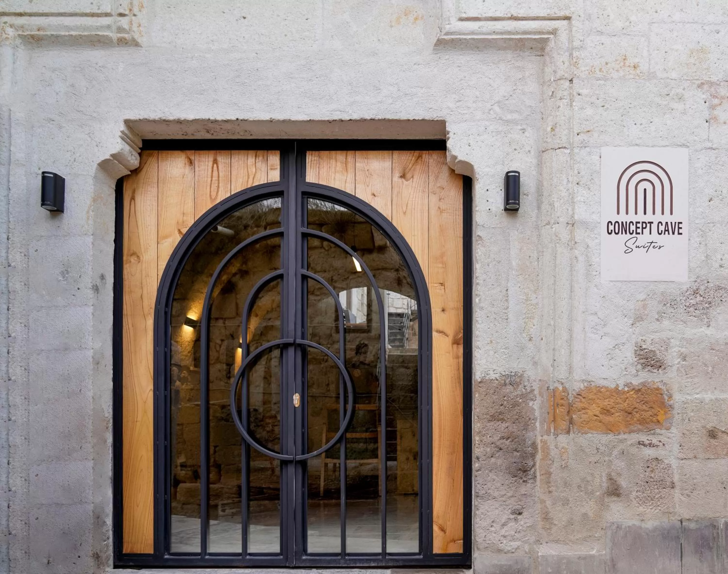 Facade/entrance in Concept Cave House