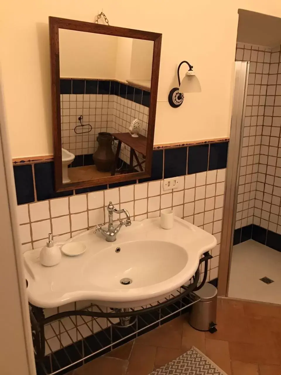 Bathroom in Giardini 82 B&B