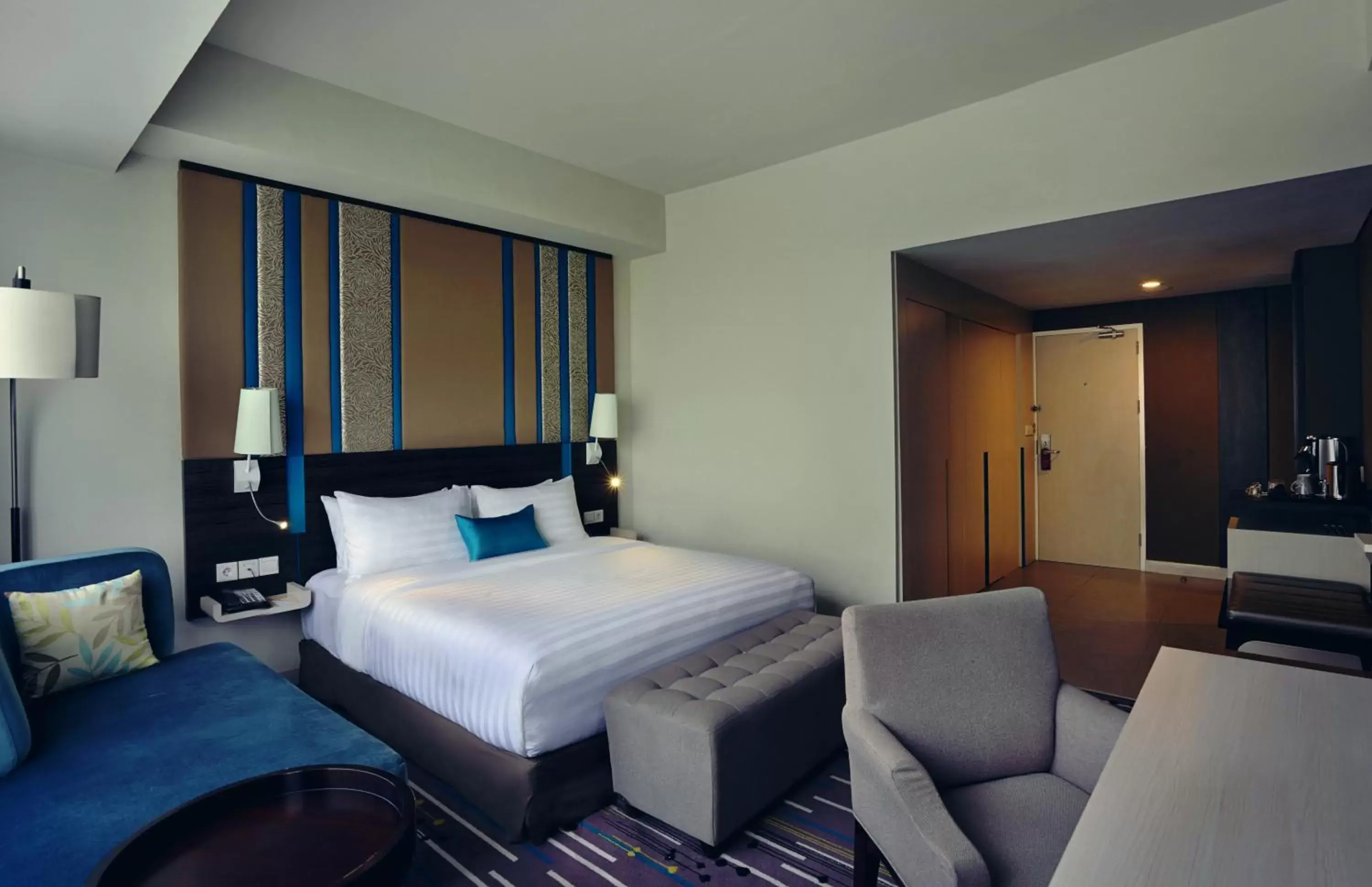 Bedroom, Bed in Mercure Serpong Alam Sutera