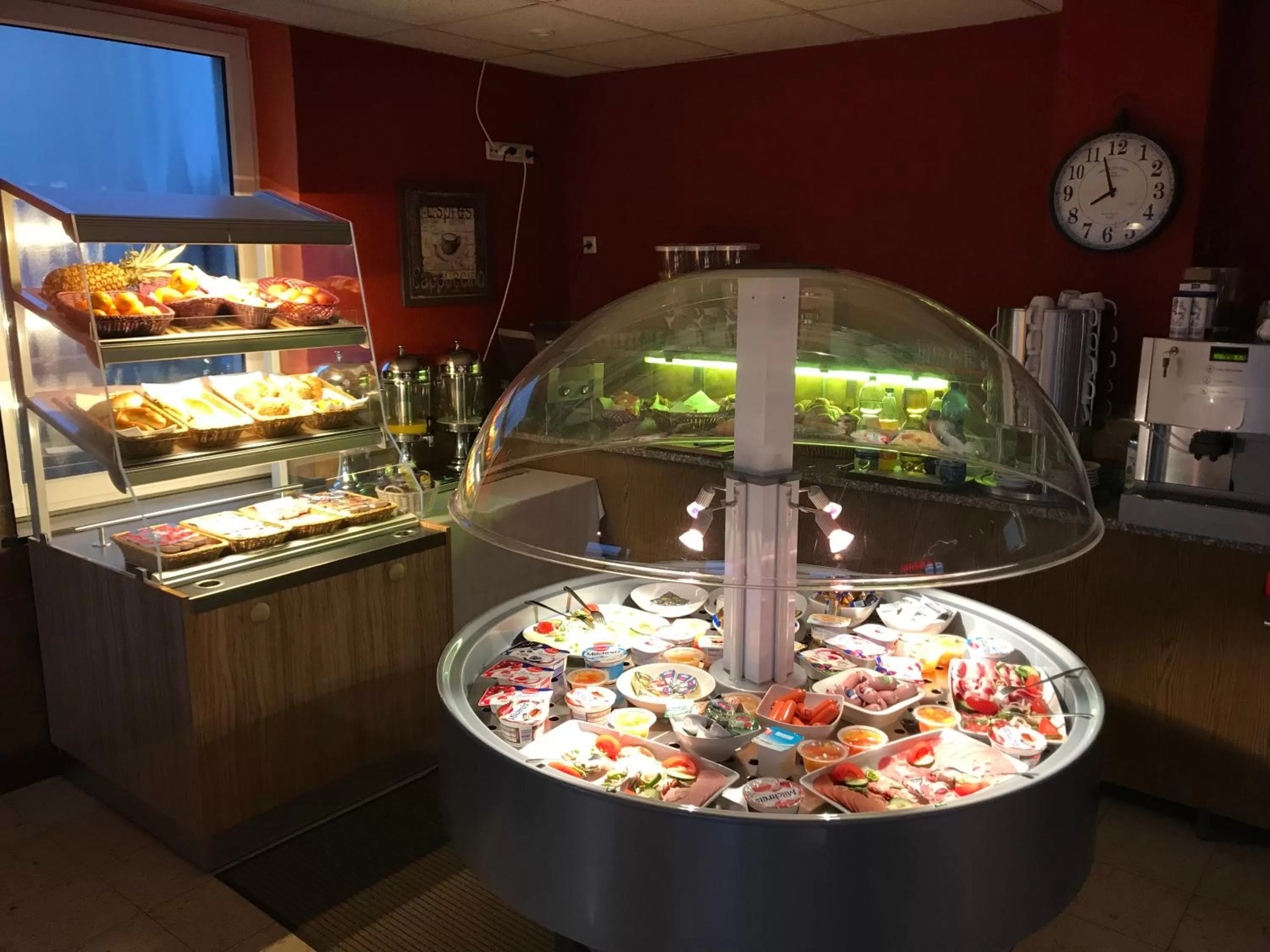 Buffet breakfast in Hotel Rhein INN