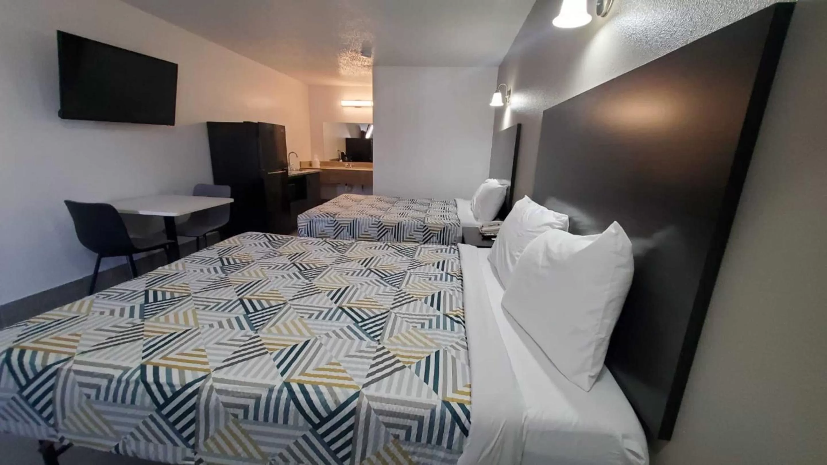 Bed in Crestview Inn