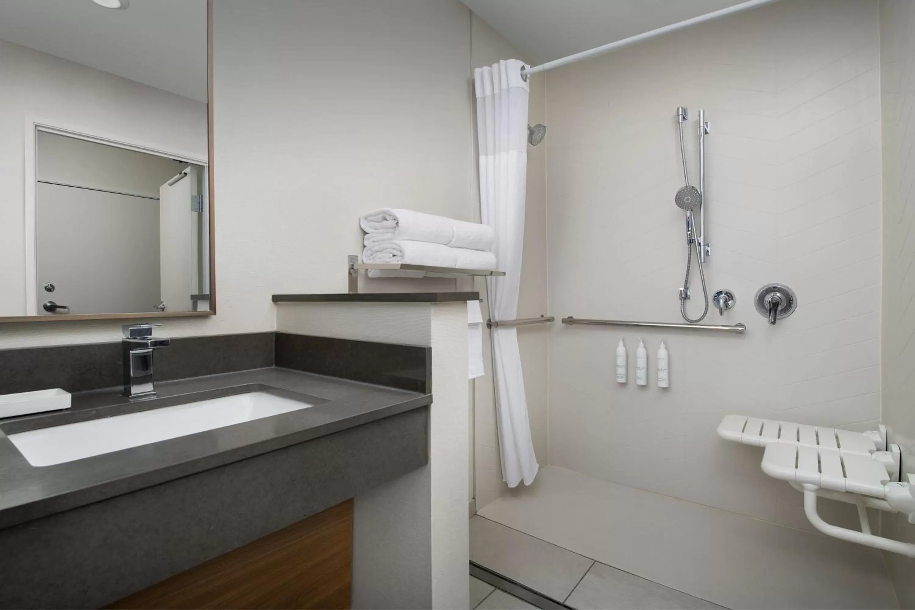 Shower, Bathroom in Fairfield by Marriott Inn & Suites Aberdeen