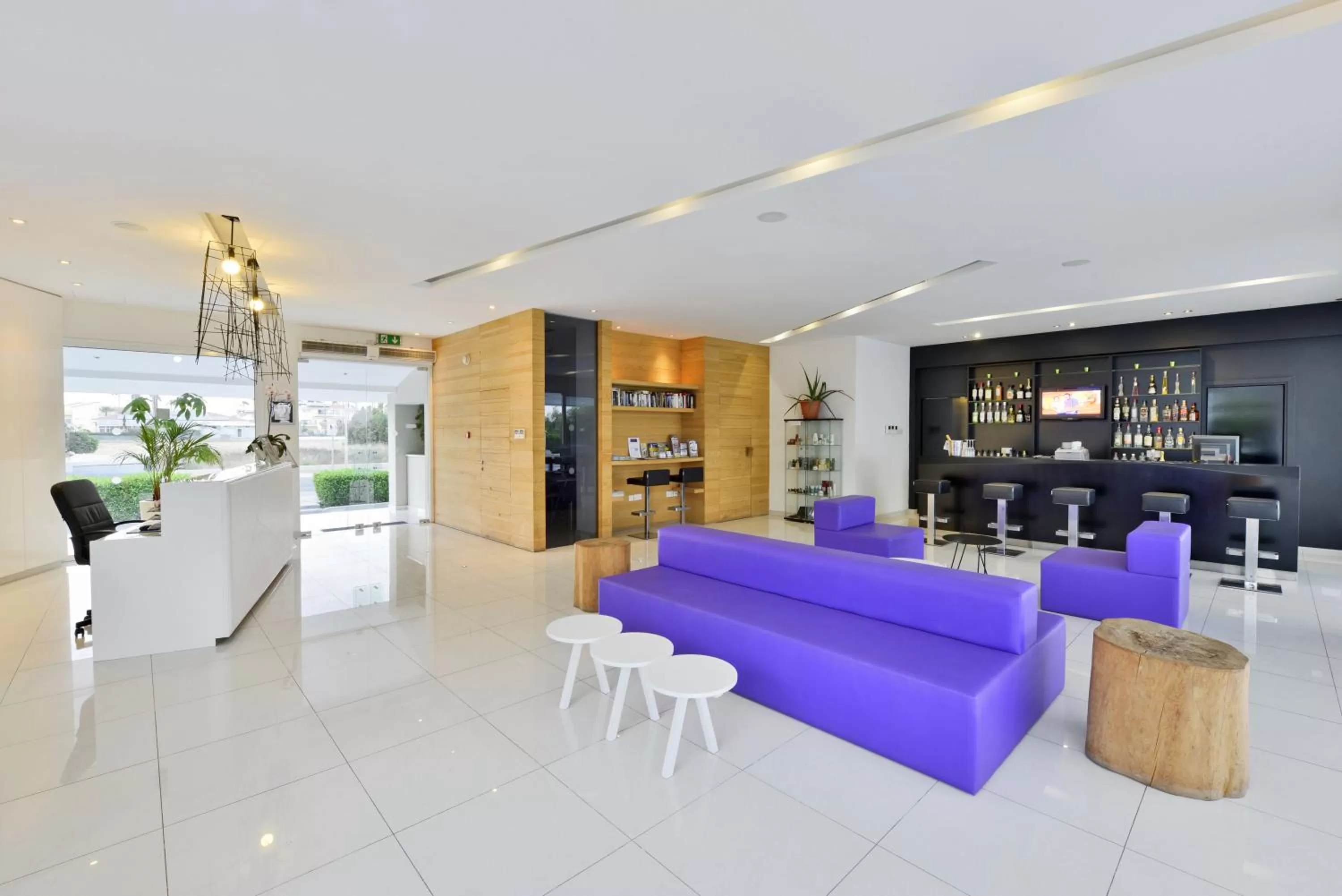 Lounge or bar in Mon Repos Hotel